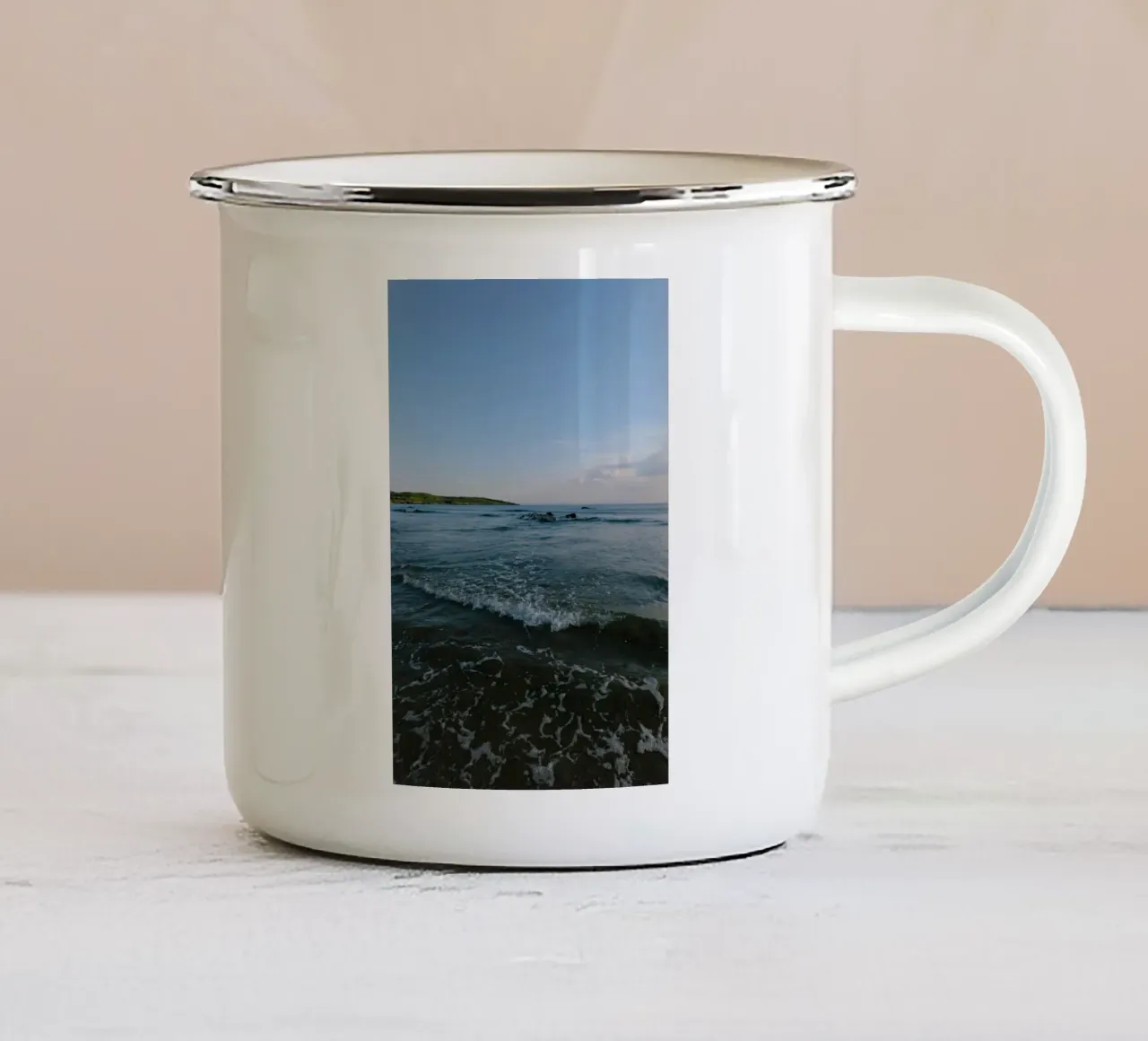 Stato d'animo serale tazza in smalto da The Wild Creative Studio