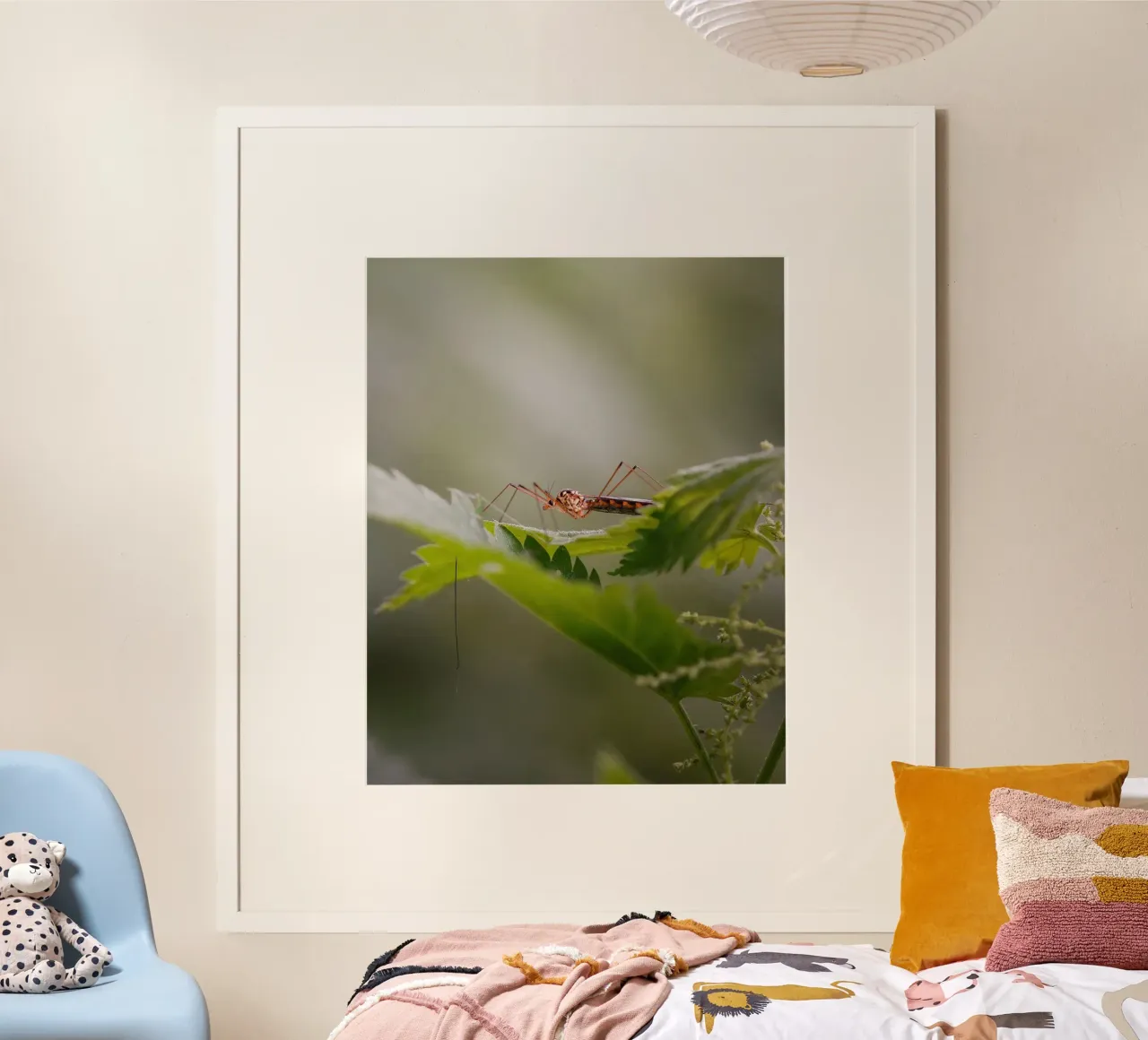 Insetto nella foresta poster con telaio in plastica da Tom's Wildlife