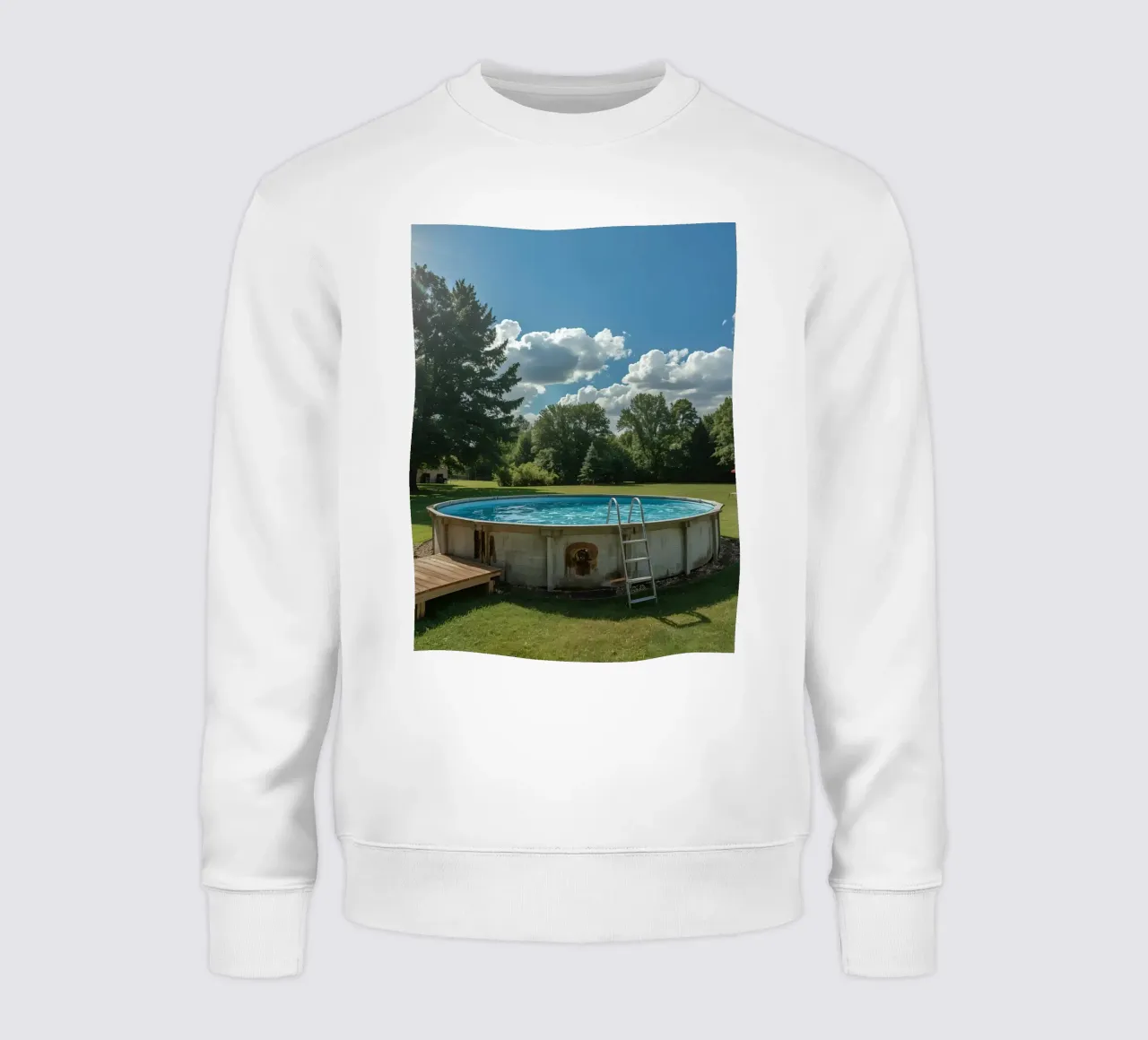 Piscina fuori terra con scala e terrazza in cortile felpa da DesignDoodle