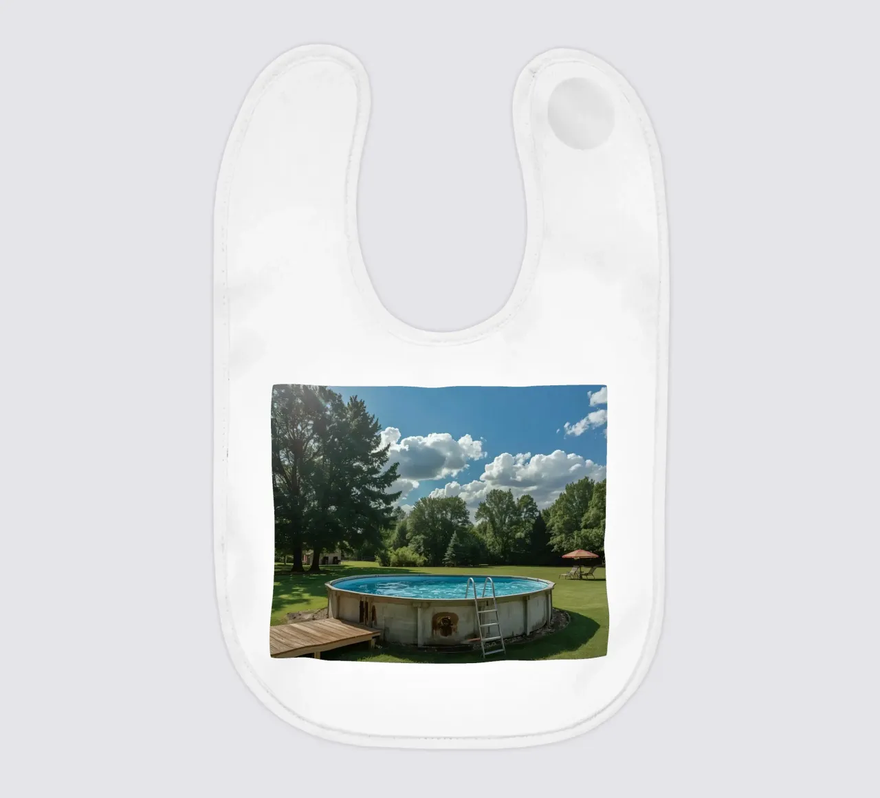 Piscina fuori terra con scala e terrazza in cortile bavaglino da DesignDoodle