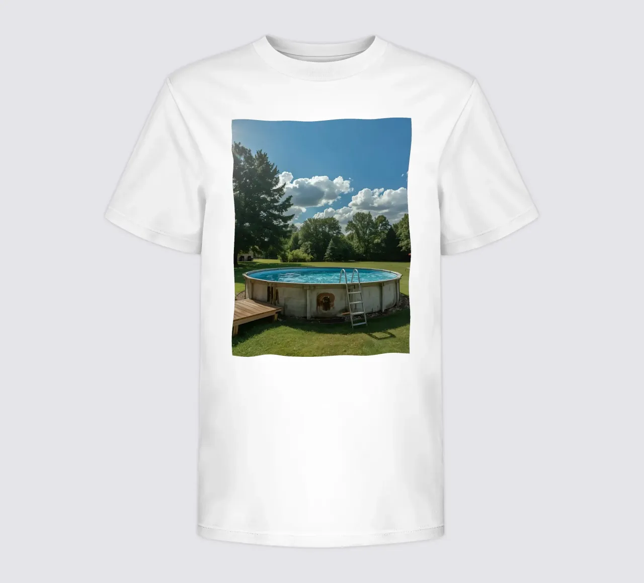 Piscina fuori terra con scala e terrazza in cortile t-shirt bambini da DesignDoodle