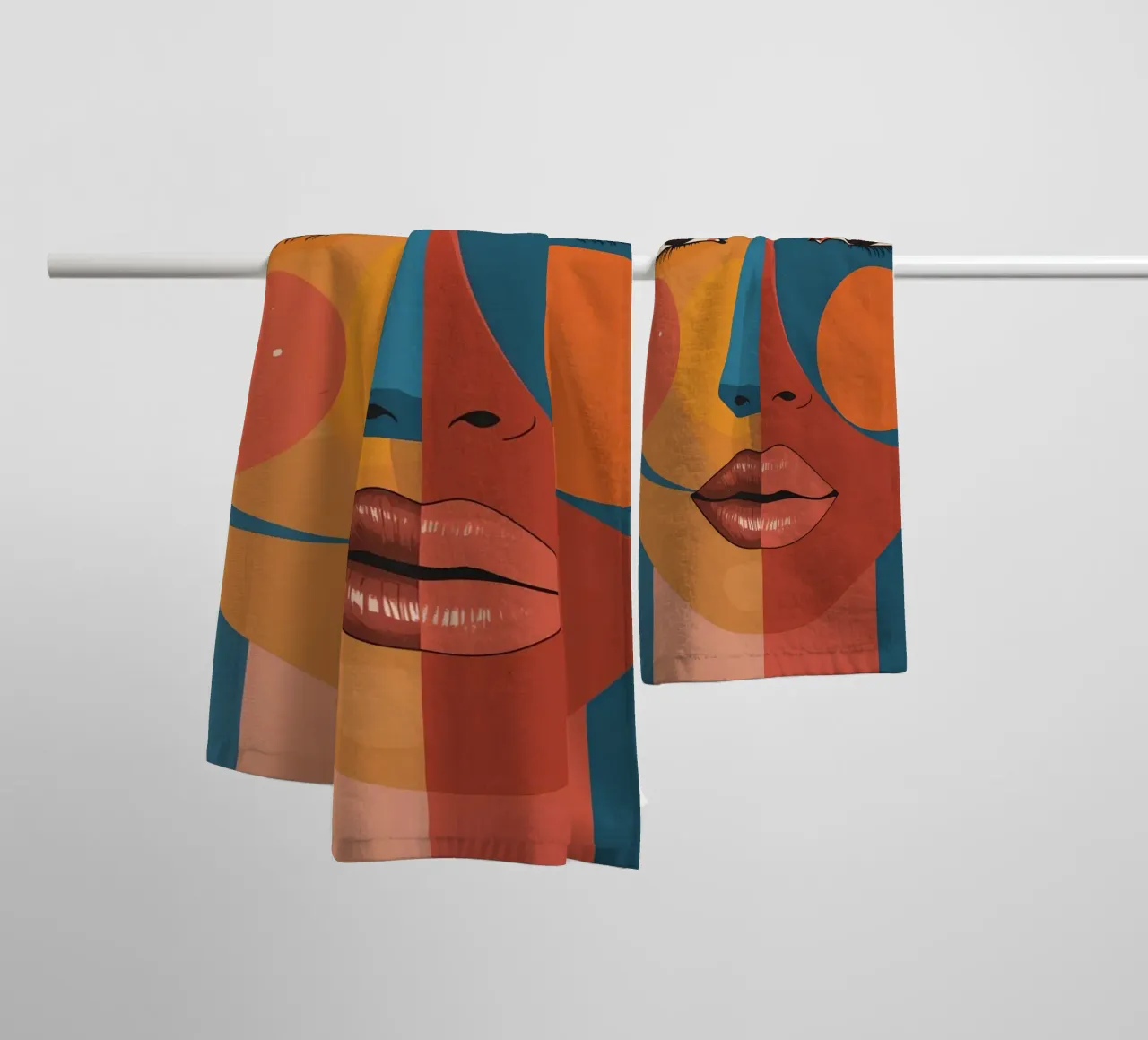 Ritratto astratto diviso da forme geometriche e colore asciugamano da bagno da DesignDoodle