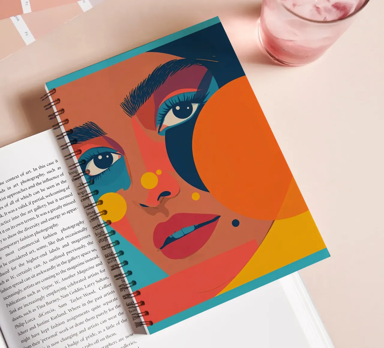 Ritratto astratto di donna con forme geometriche e colore piatto diario ad anelli da DesignDoodle