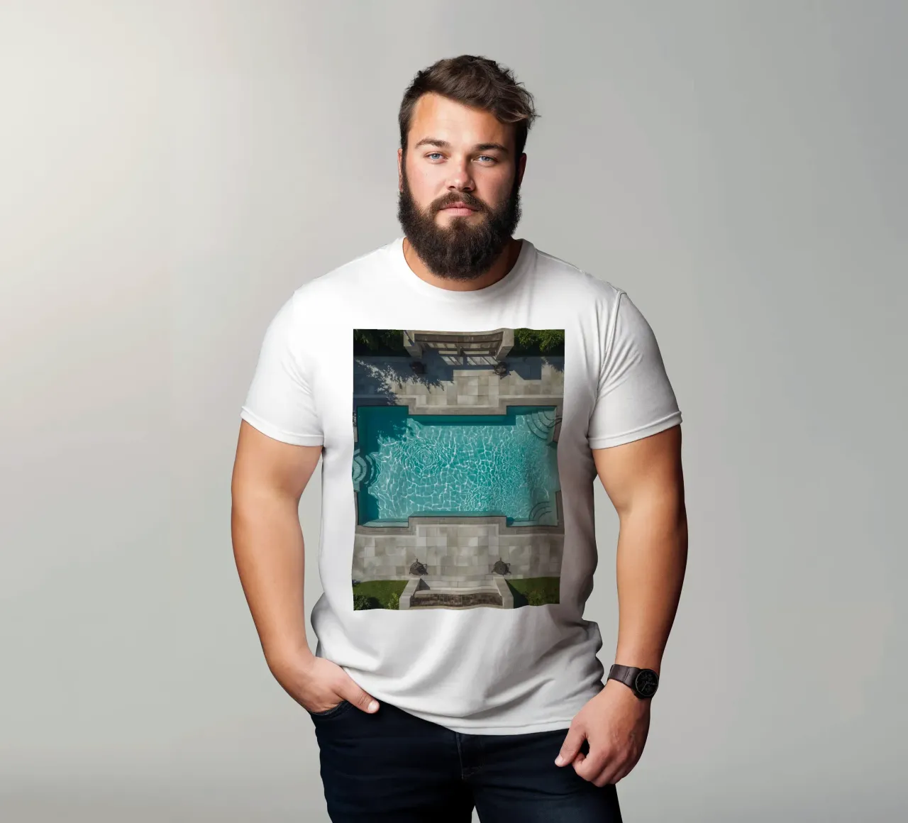 Vue aérienne d'une piscine rectangulaire avec un patio en pierre t-shirt de DesignDoodle