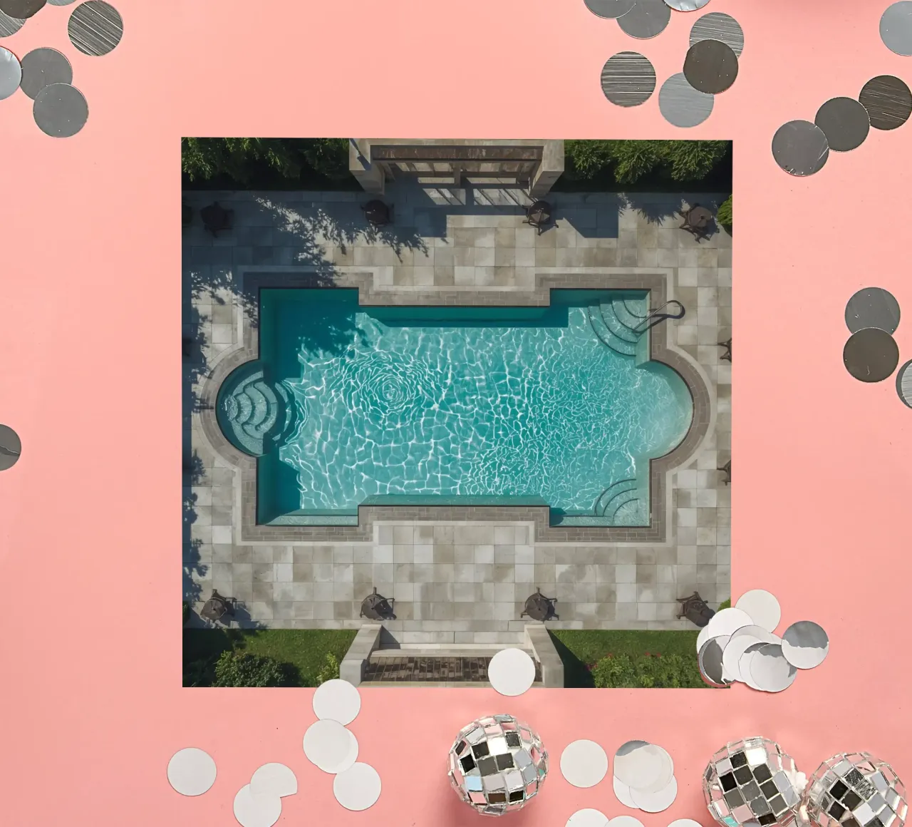 Vue aérienne d'une piscine rectangulaire avec un patio en pierre autocollant de DesignDoodle