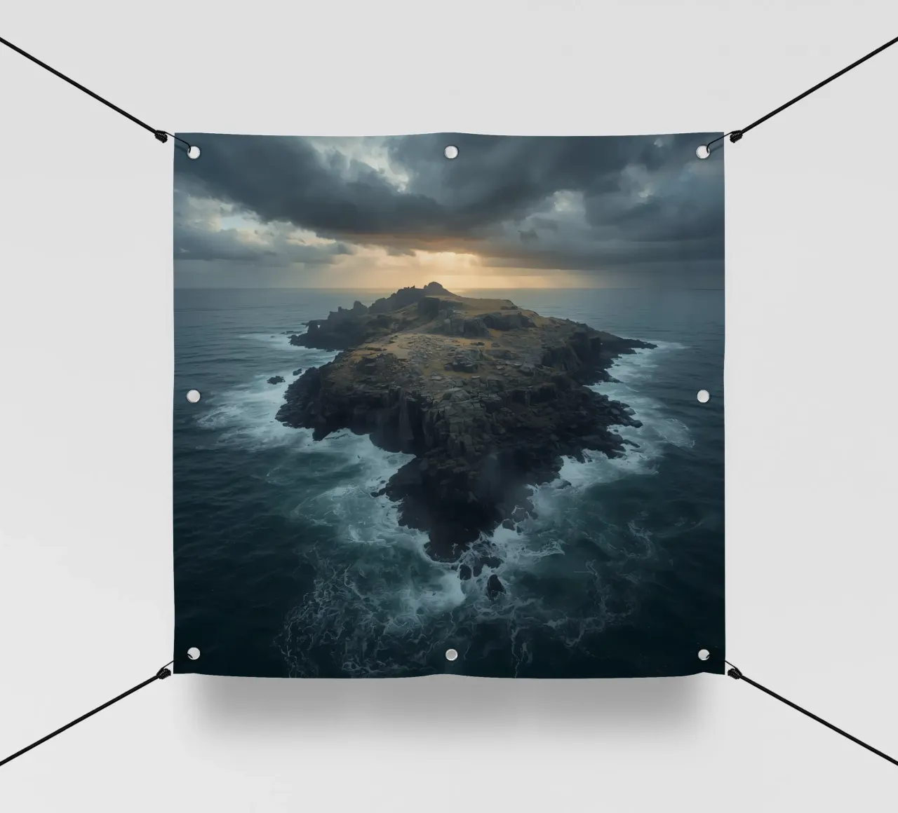 Vue aérienne de l'île Rocky entourée par l'océan avec tempête bâche pvc de DesignDoodle