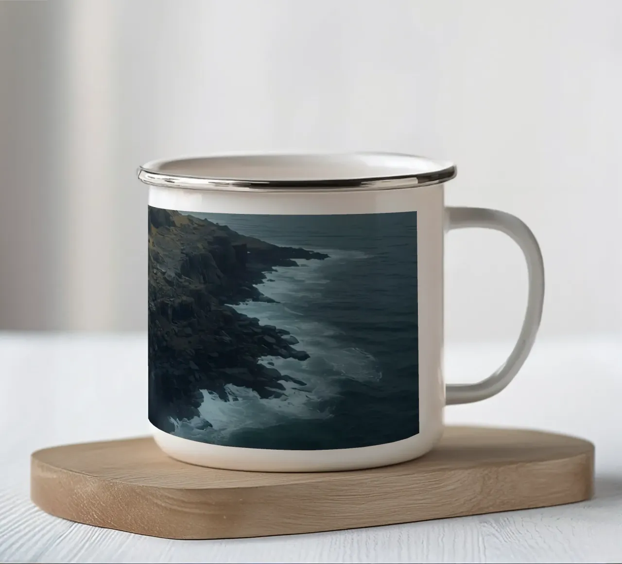 Vista aerea di Rocky Island circondata dall'oceano con tempesta tazza in smalto da DesignDoodle