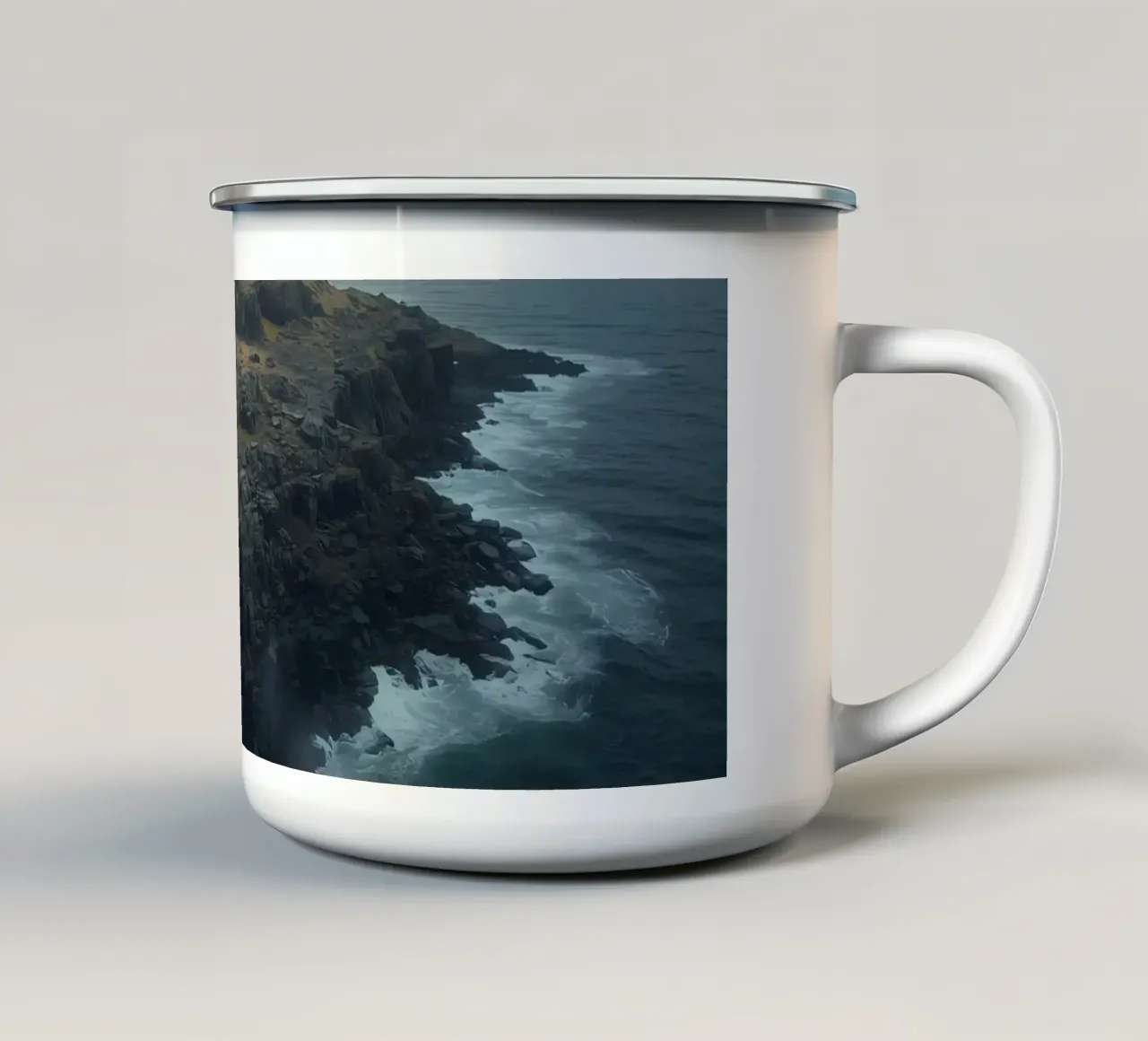 Vista aerea di Rocky Island circondata dall'oceano con tempesta tazza in smalto da DesignDoodle