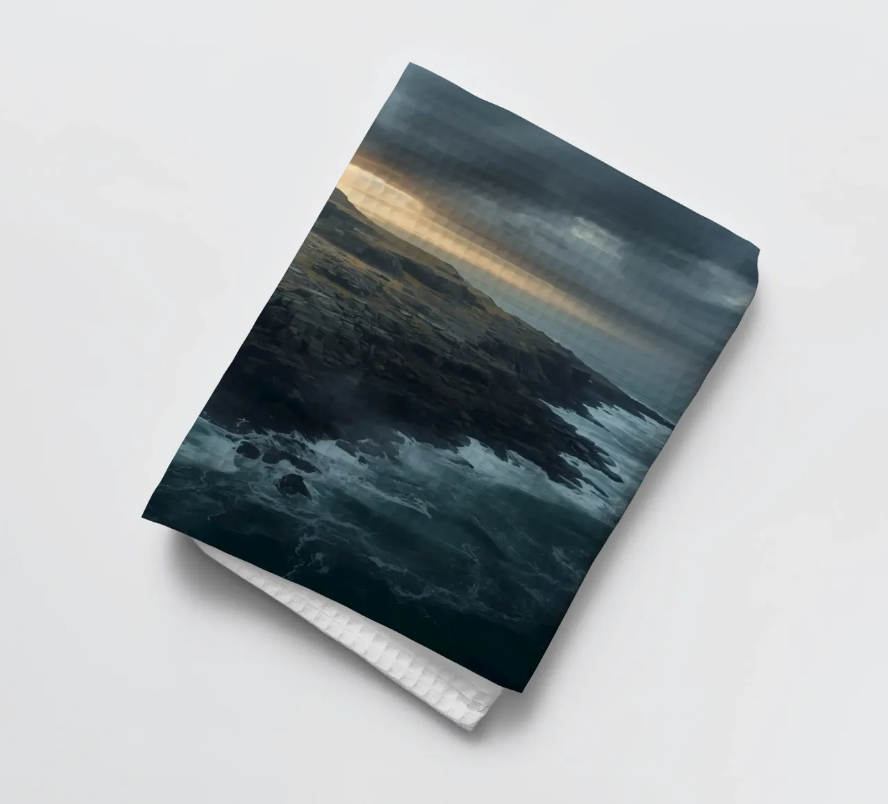 Vue aérienne de l'île Rocky entourée par l'océan avec tempête torchon de DesignDoodle