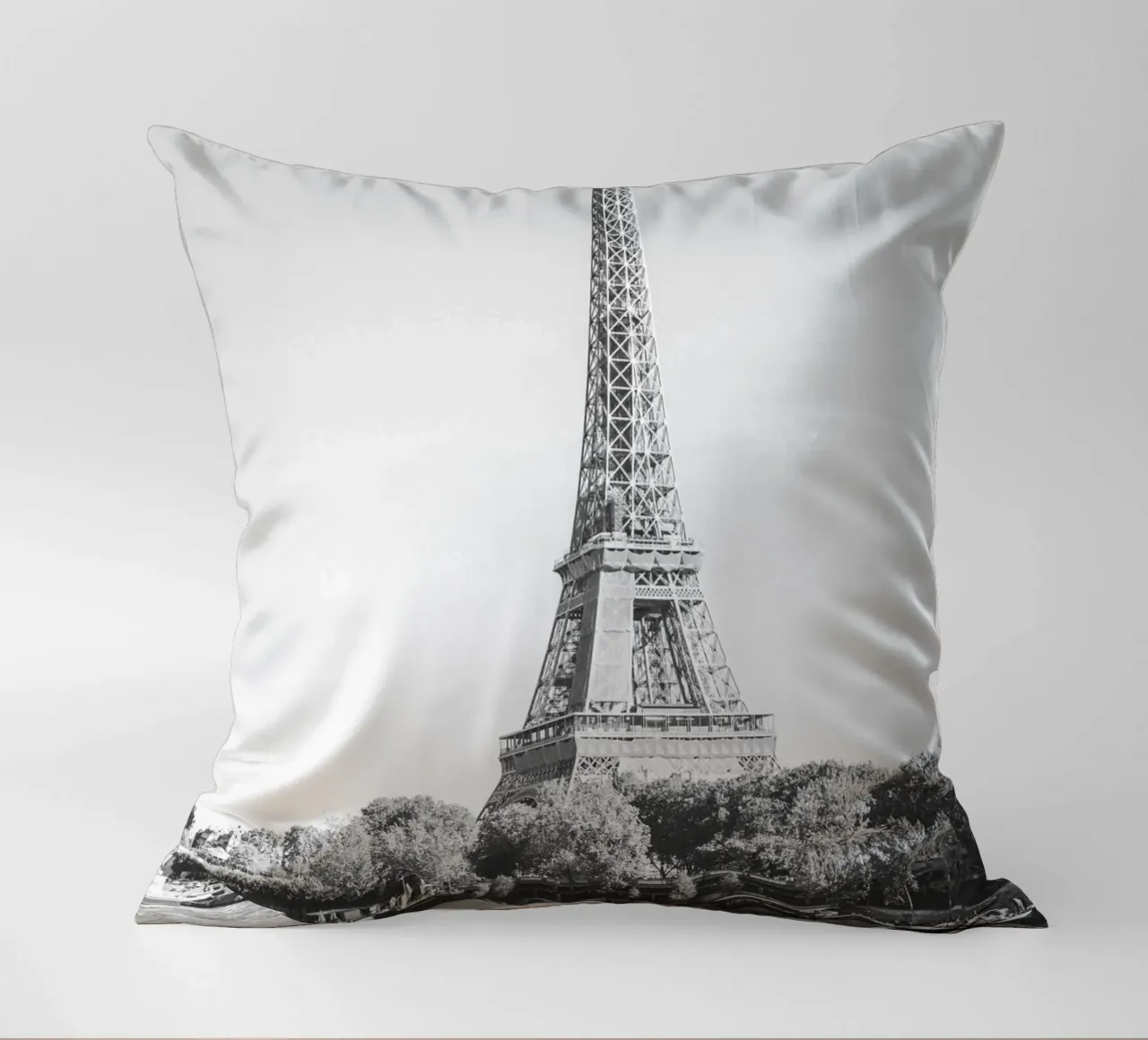 Black and White Eiffel Tower cuscino da patiphotography