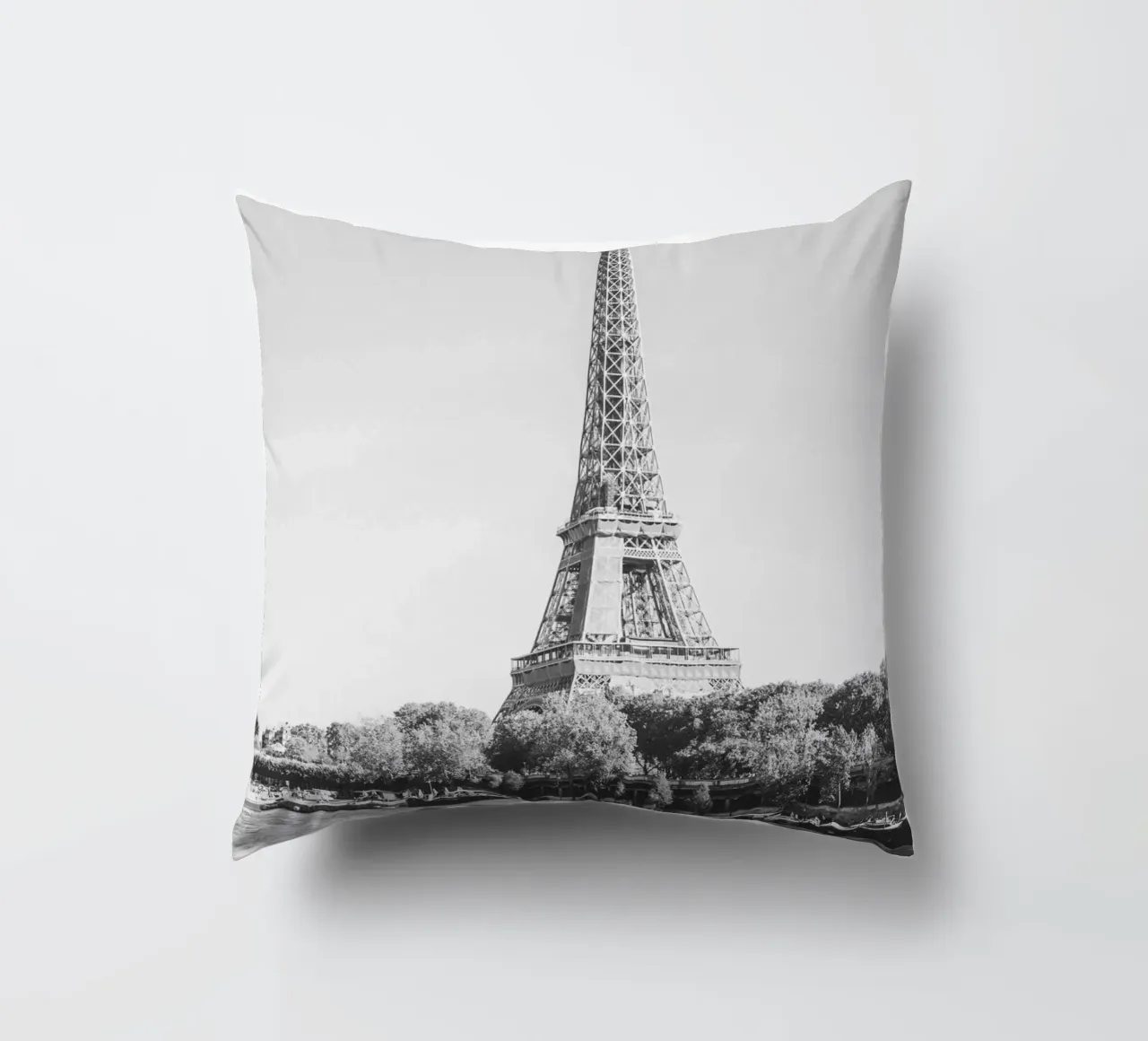 Black and White Eiffel Tower cuscino da patiphotography