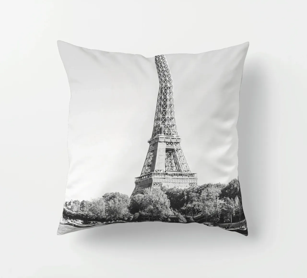 Black and White Eiffel Tower cuscino da patiphotography