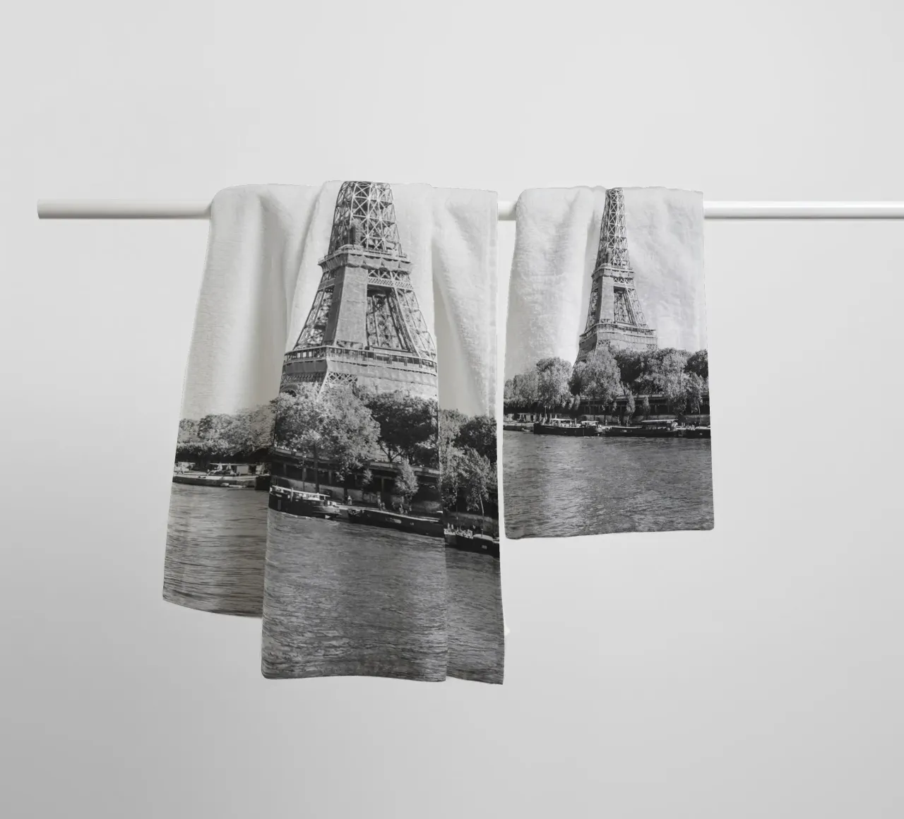 Black and White Eiffel Tower asciugamano da bagno da patiphotography