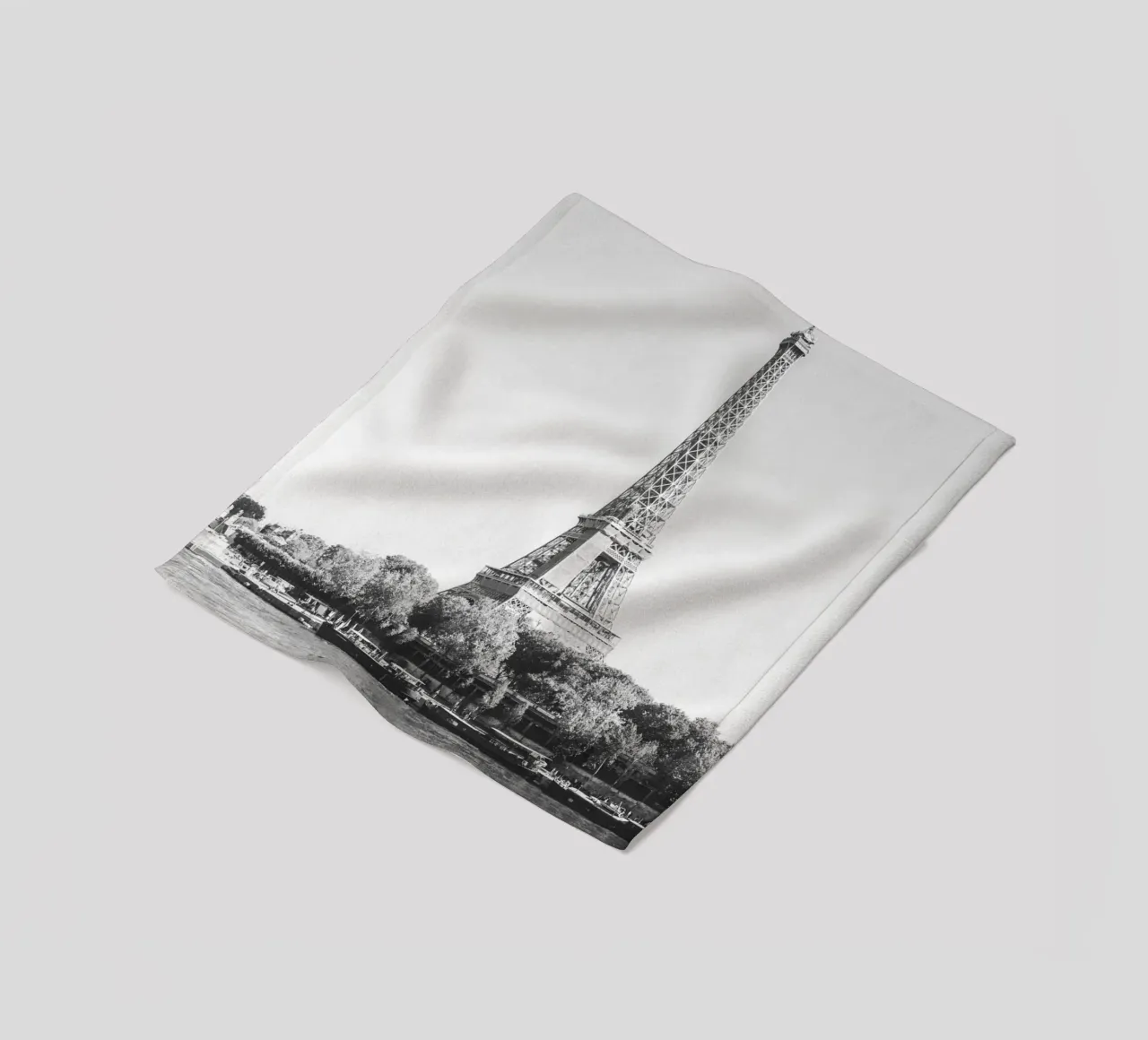 Black and White Eiffel Tower coperta in pile da patiphotography