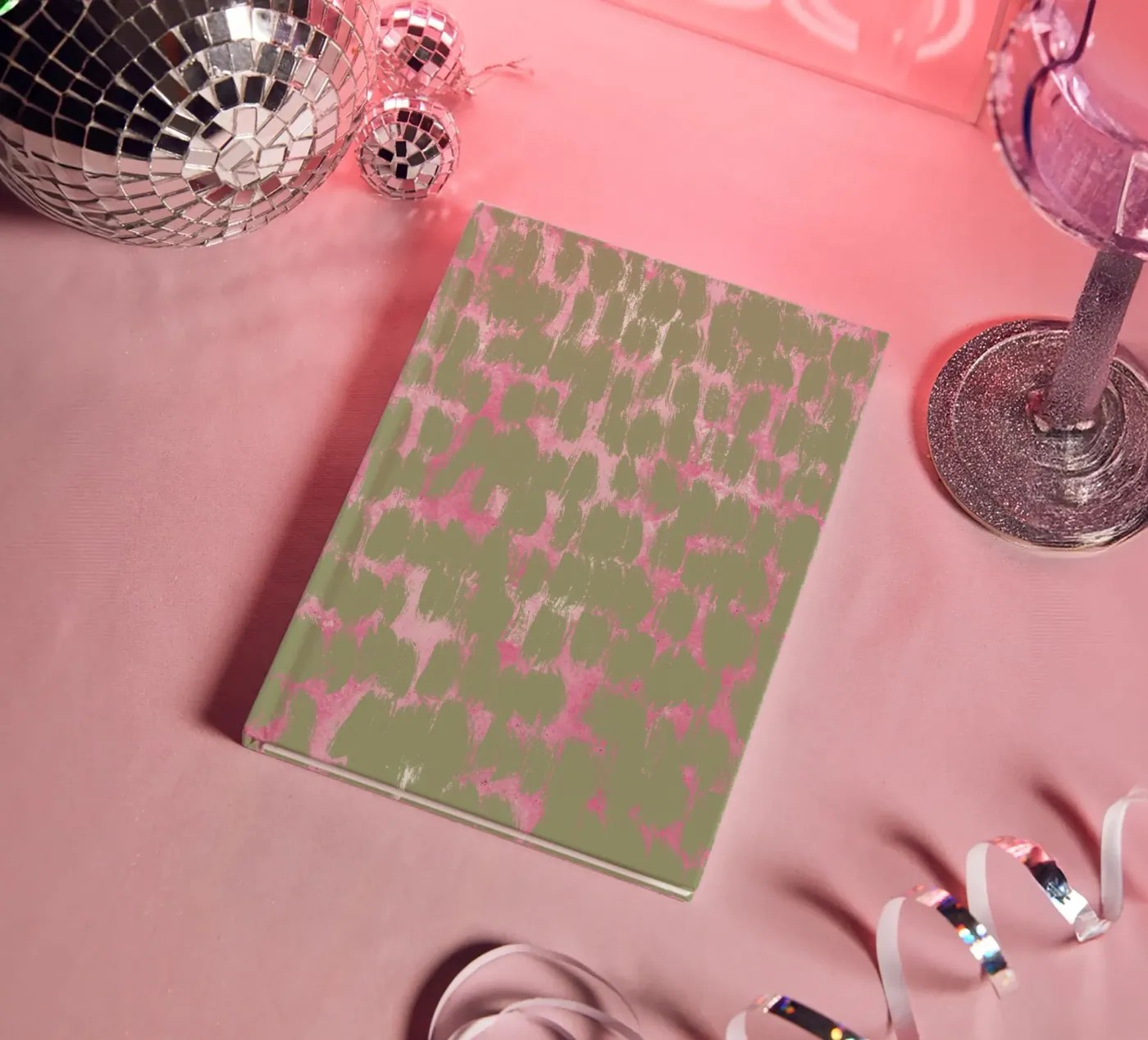 Tiny brushstrokes pattern notitieboek van Little Dean