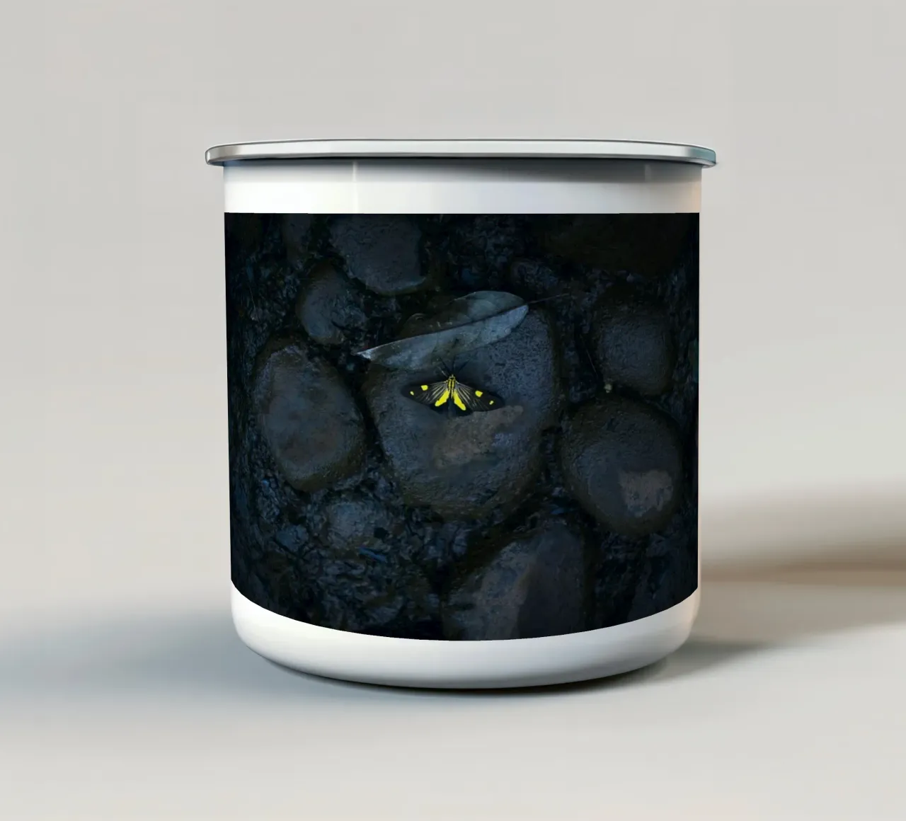 farfalla gialla tazza in smalto da Earthly Visions
