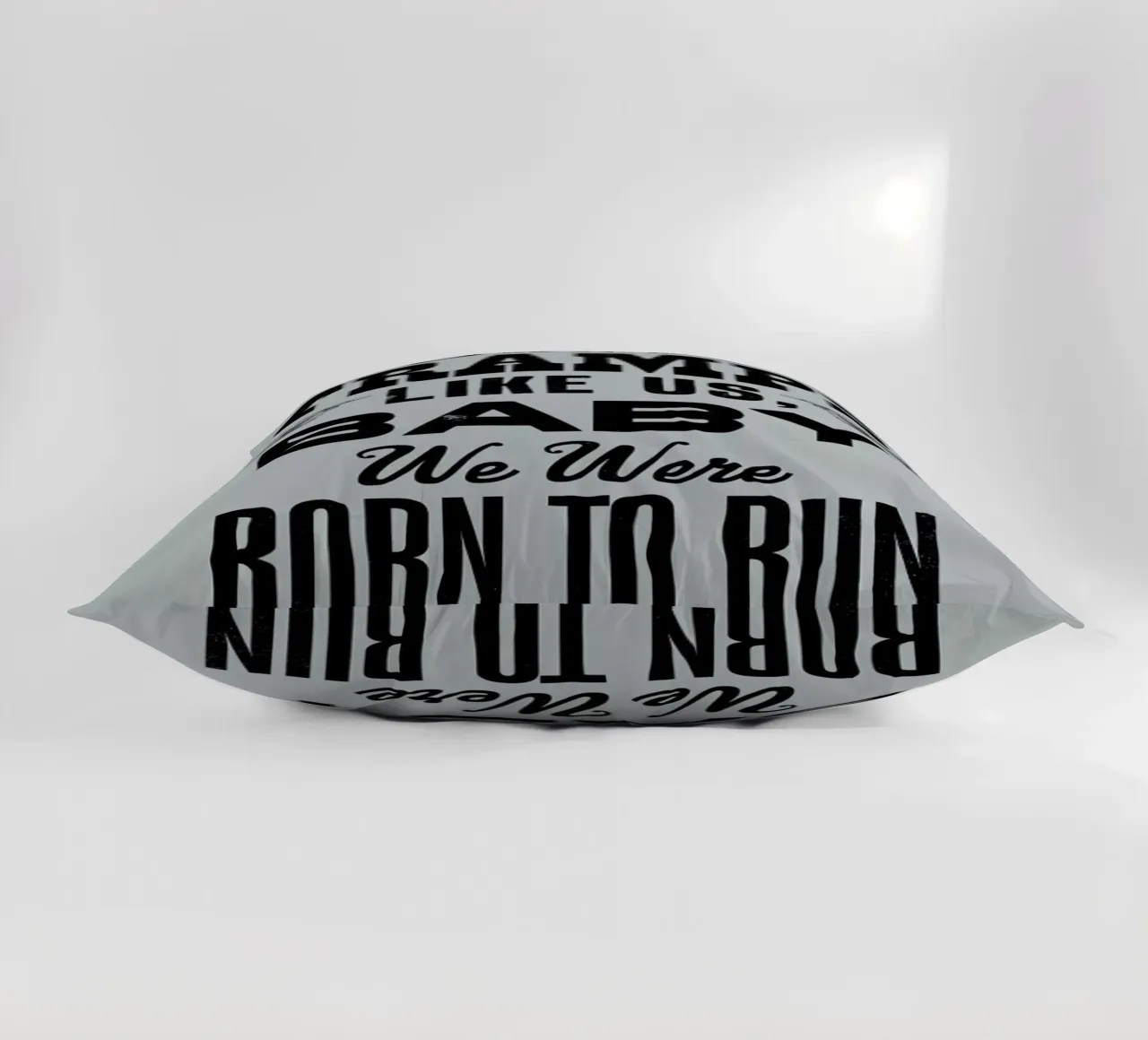 BORN TO RUN cuscino da The Indoor Type