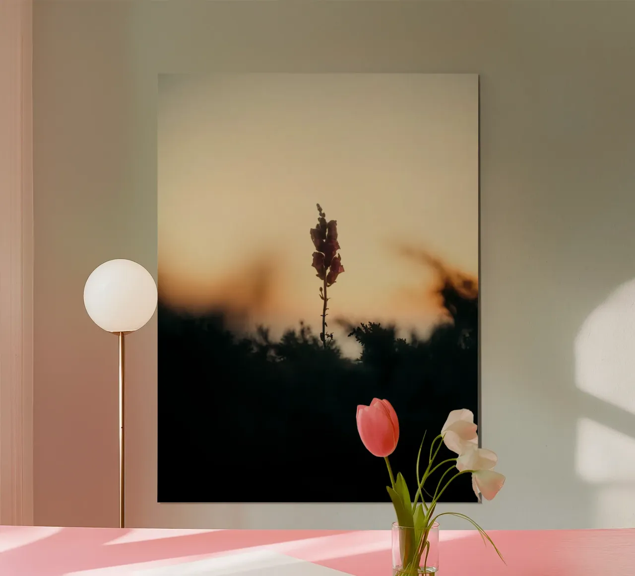 tramonto floreale poster con telaio in plastica da Earthly Visions