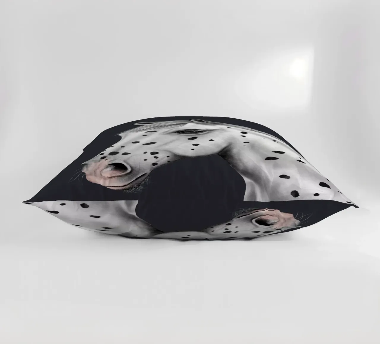 Knabstrupper Portrait cuscino da Moonlit Illustrations