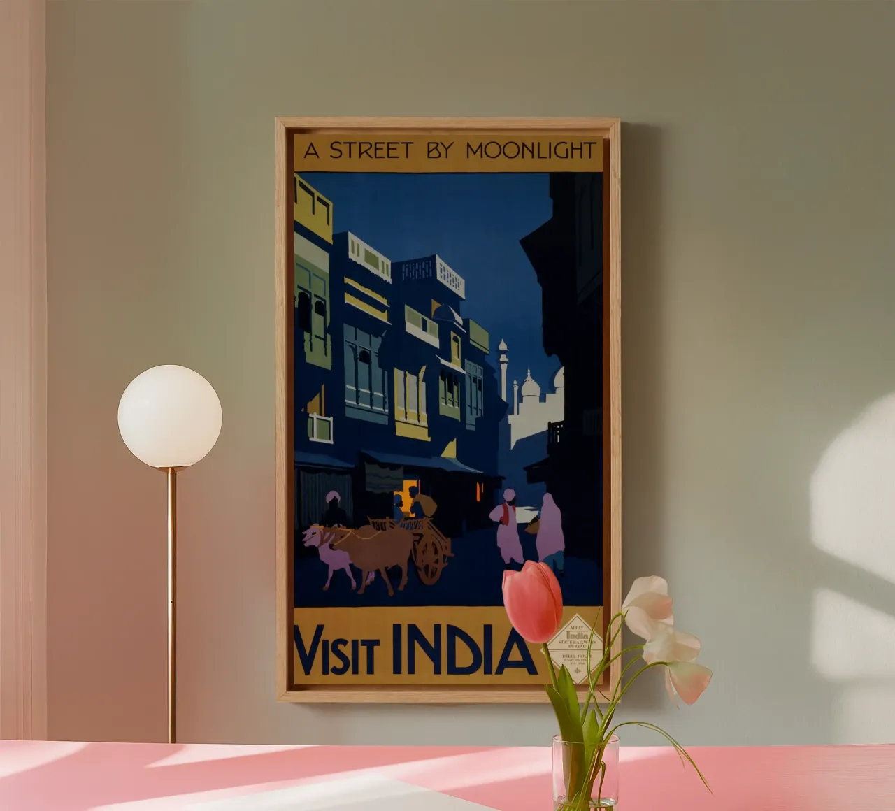 Poster India "Una strada al chiaro di luna", arte di viaggio d'epoca, Ar tela con Cornice a cassetta da homdeco