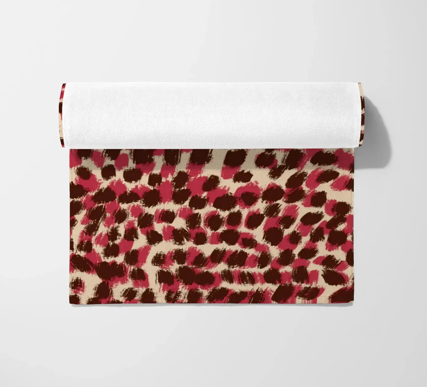 Tiny brushstrokes pattern 06 Strandtuch von Little Dean