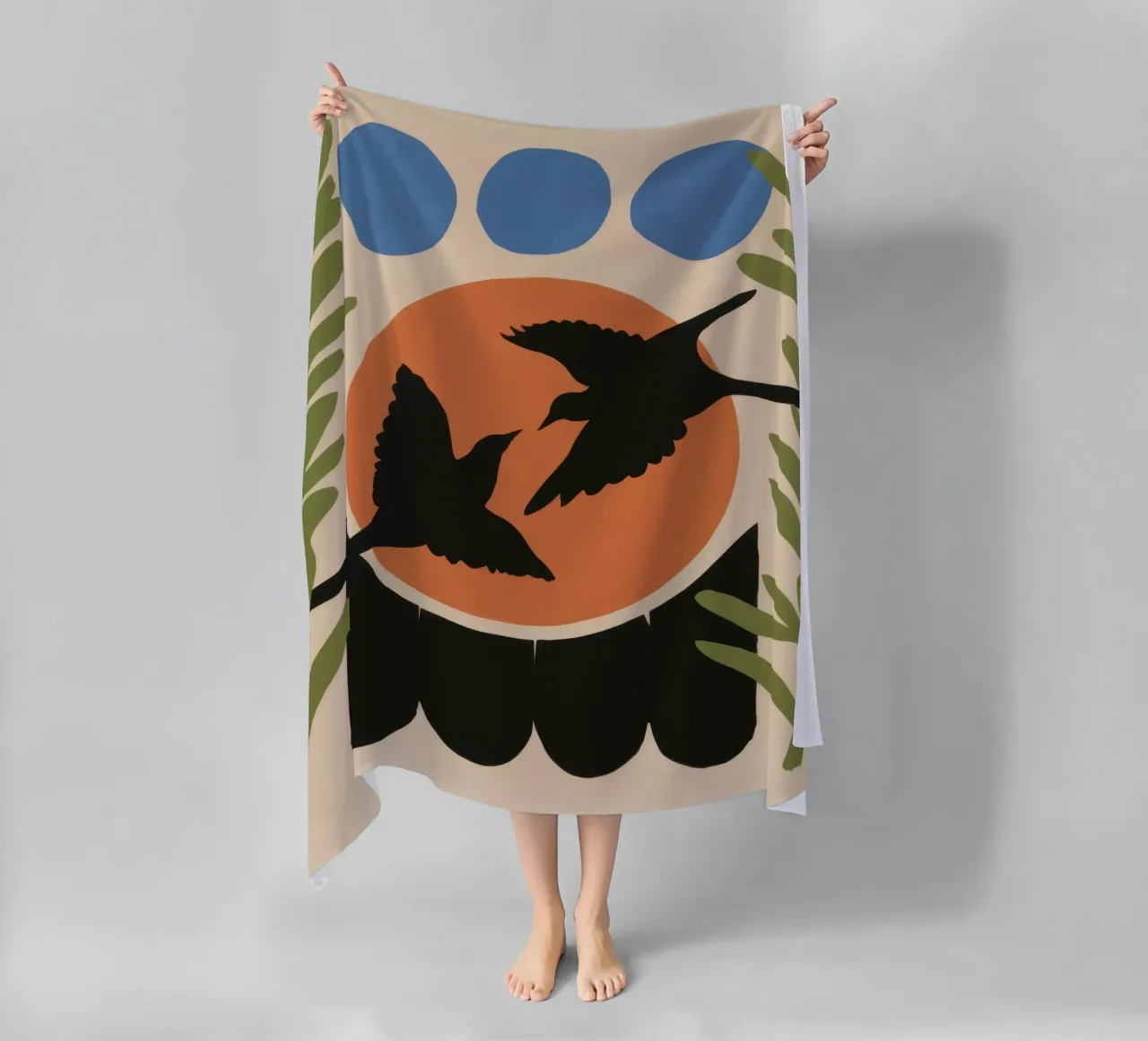 Zwaluwen in de zon strandhanddoek van Luna Aura