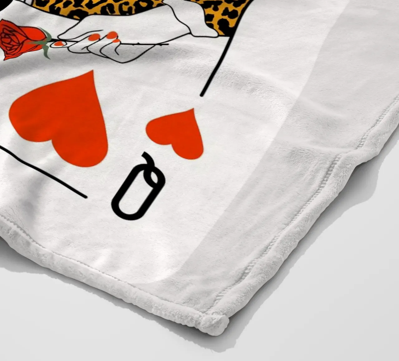Regina di cuori coperta in pile da Asha Designs