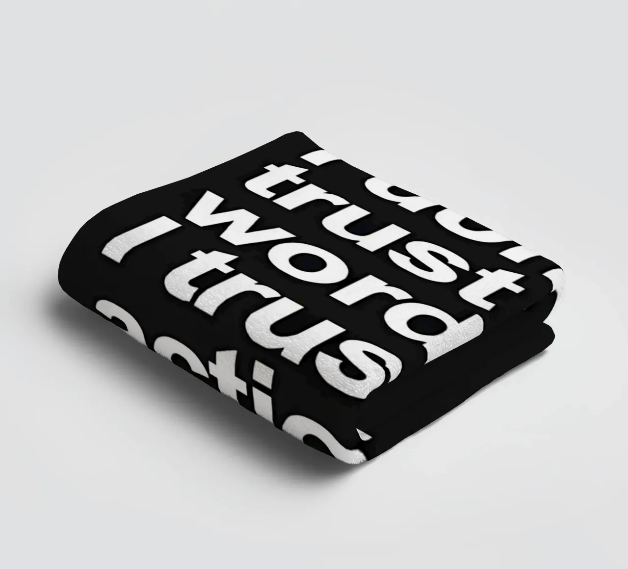"| don't trust words, trust actions." asciugamano da bagno da Type & Tape