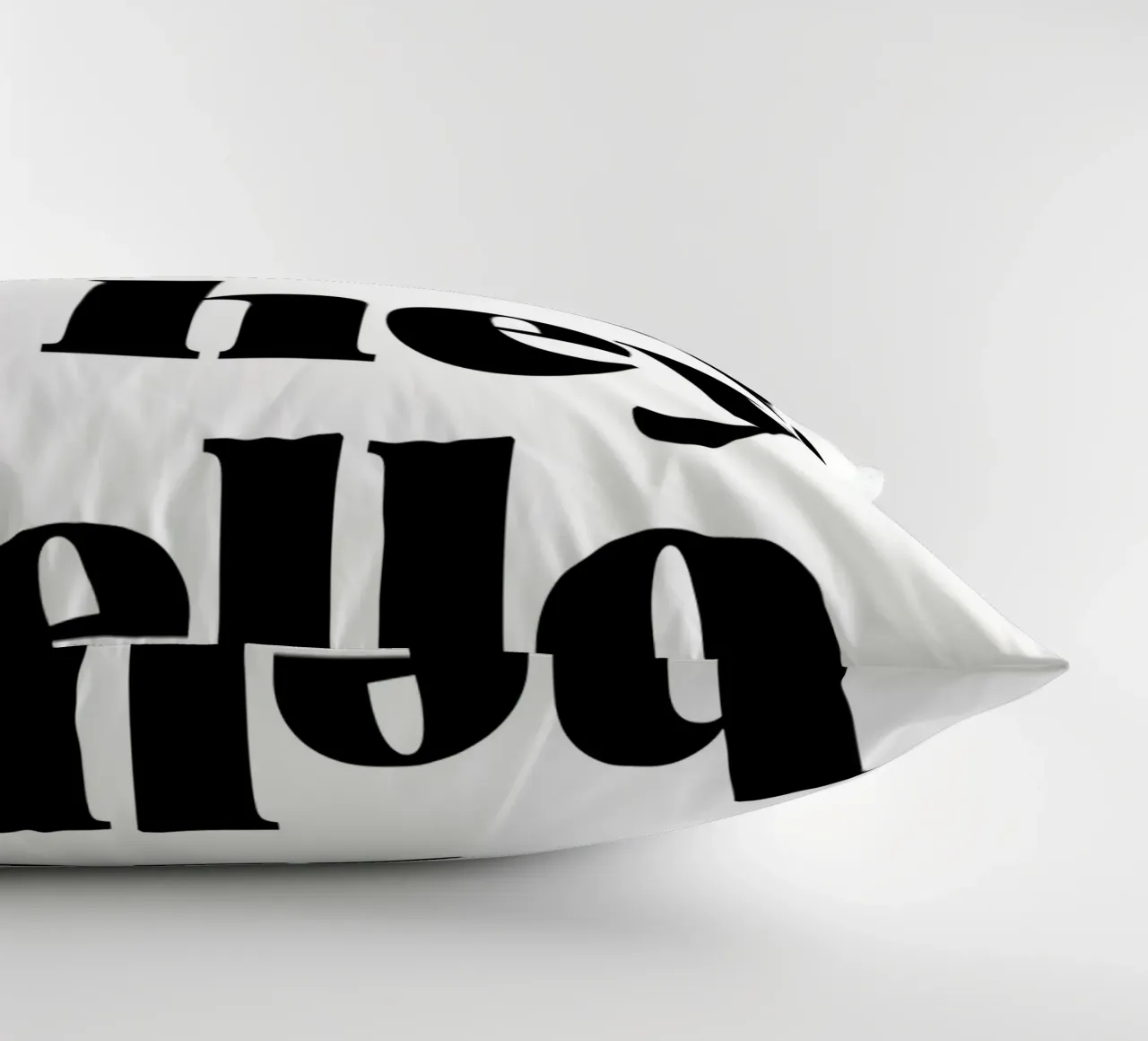 "hi. hey. hello." cuscino da Type & Tape