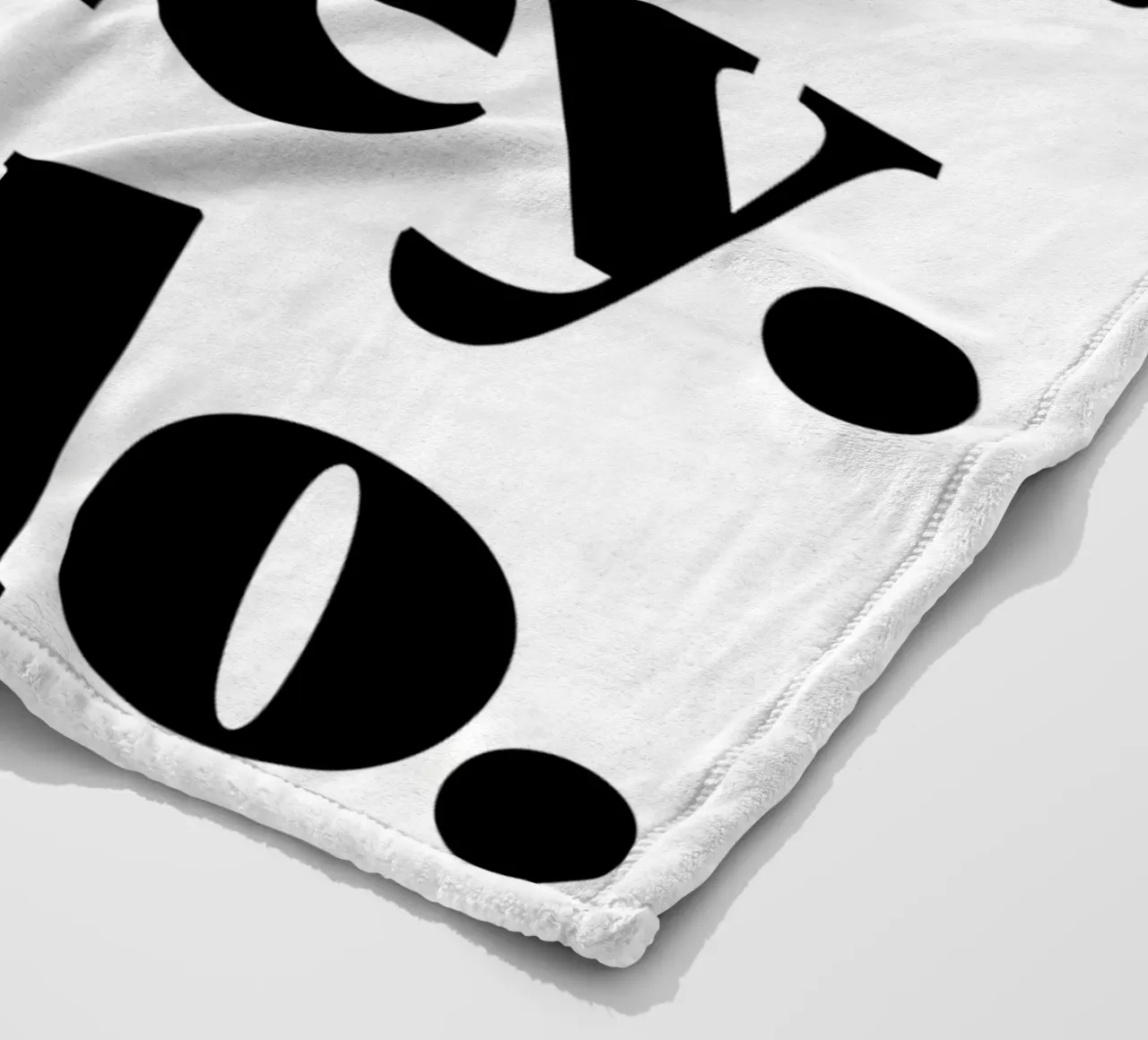 "hi. hey. hello." coperta in pile da Type & Tape