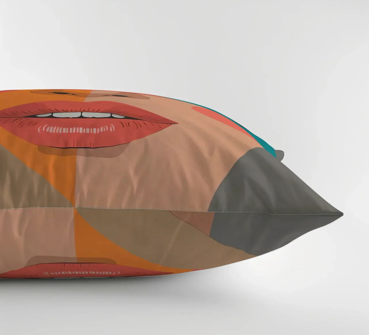 Ritratto geometrico di un volto di donna con colori differenti cuscino da DesignDoodle