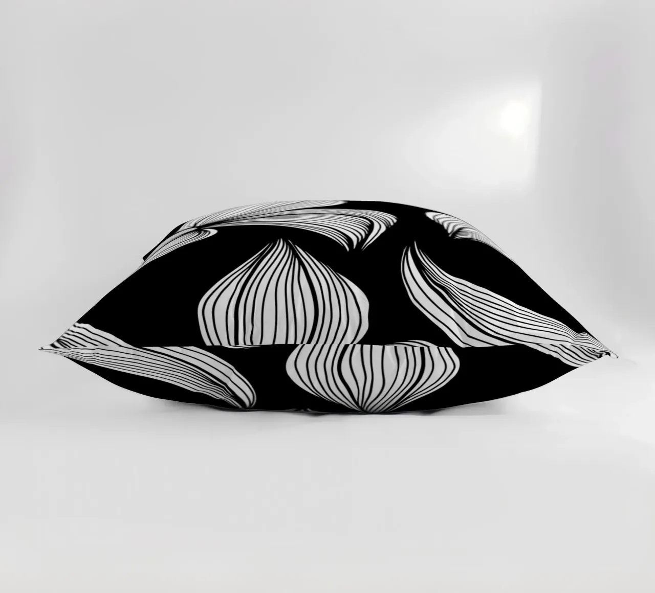 Flower Lines -Linienzeichnung Line Art decorative cushion by BAINAI