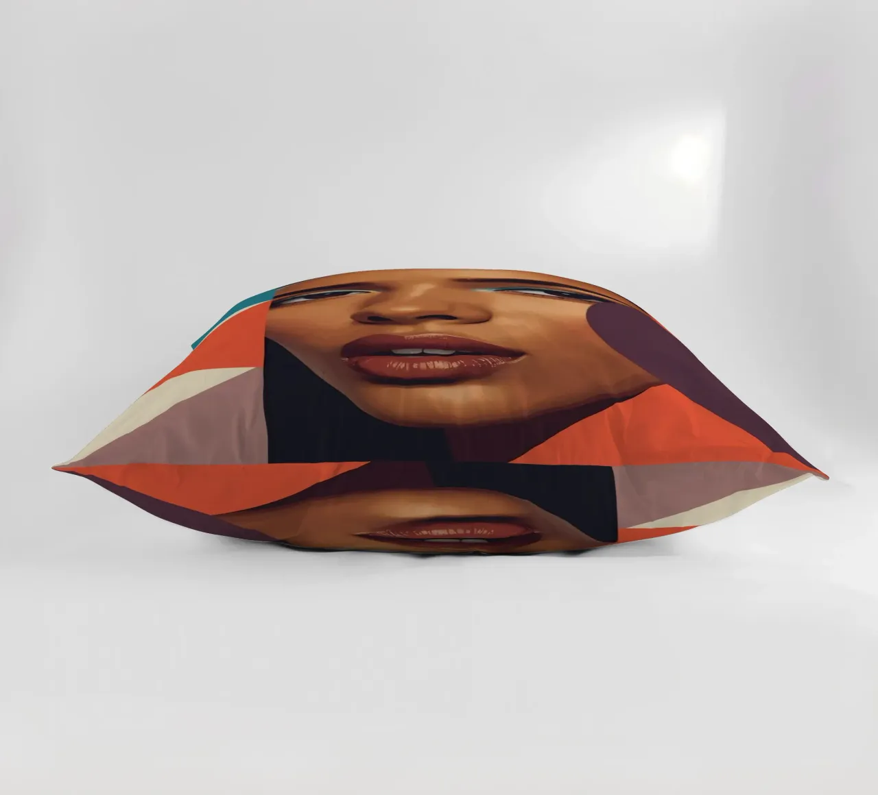 Volto di donna astratto con forme geometriche cuscino da DesignDoodle