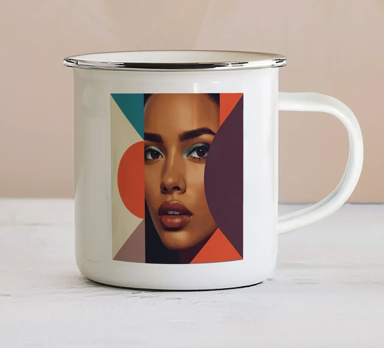 Volto di donna astratto con forme geometriche tazza in smalto da DesignDoodle