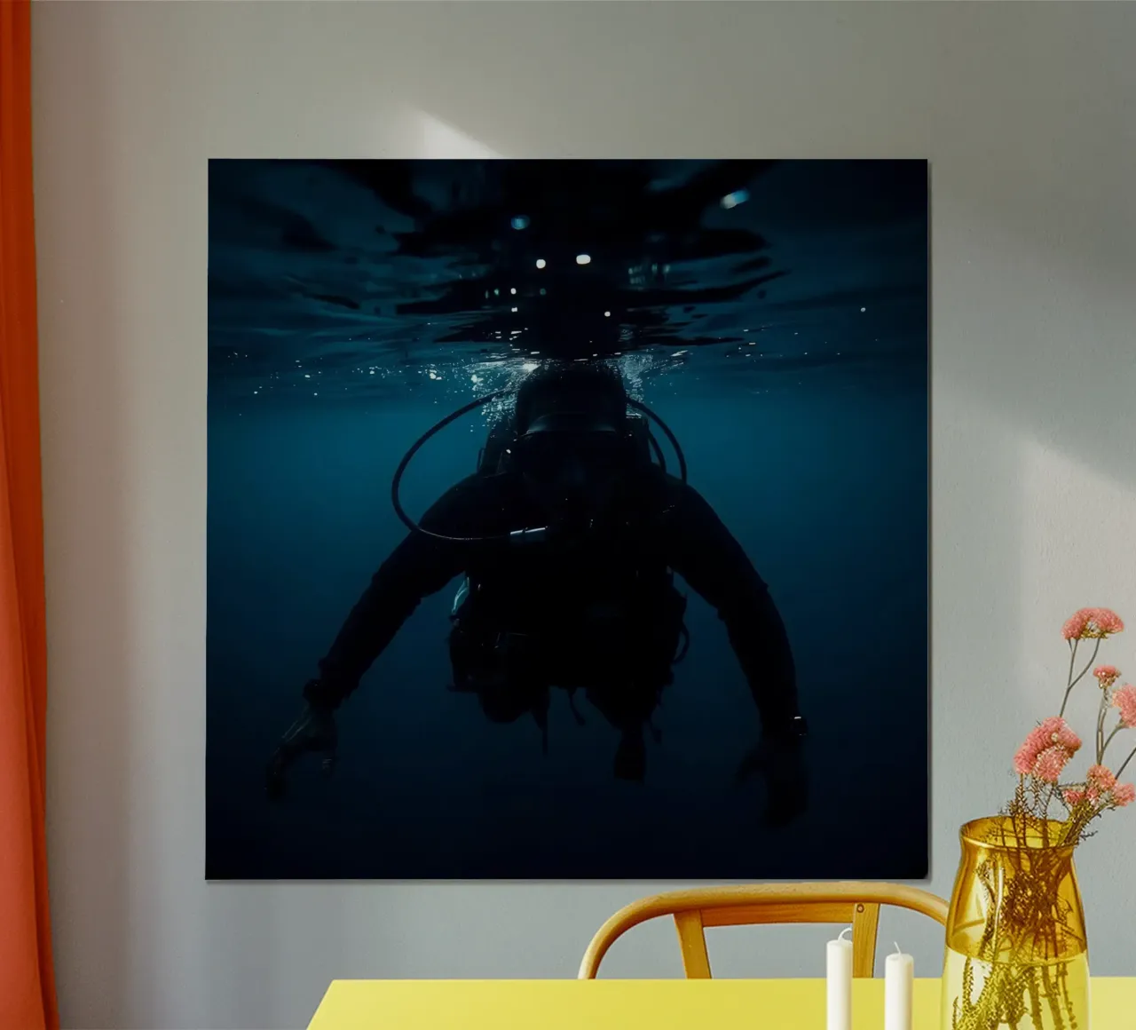 Scuba Diver Unterwasser Low Angle View Poster mit Aluminium Rahmen von DesignDoodle