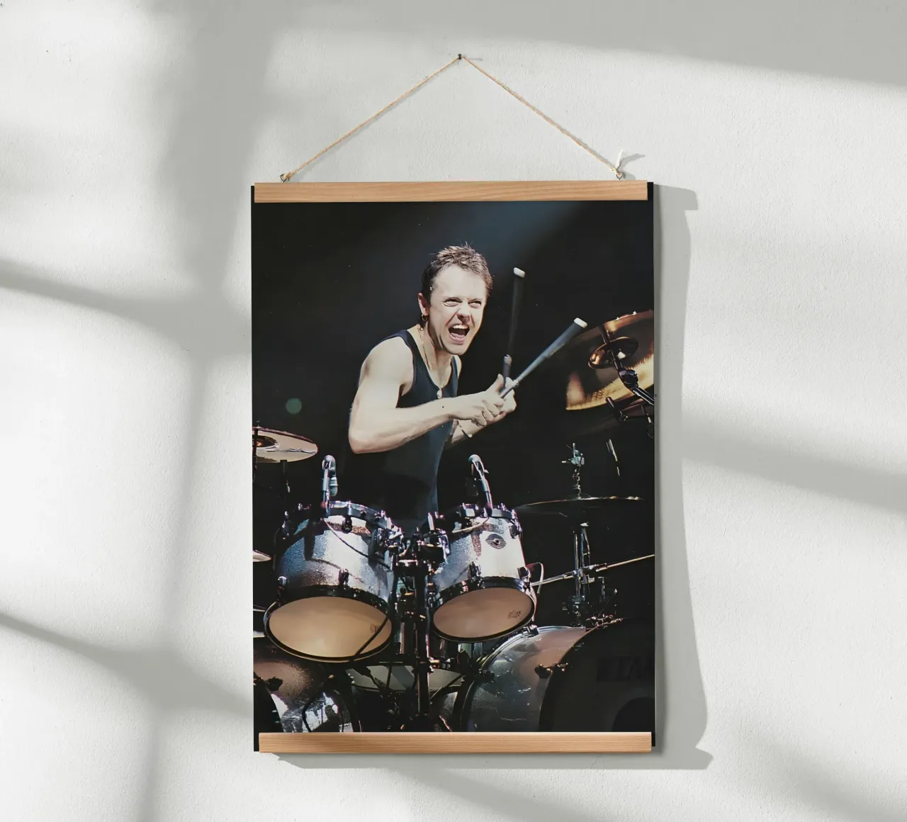 Lars Ulrich poster con telaio in legno da Low poly art