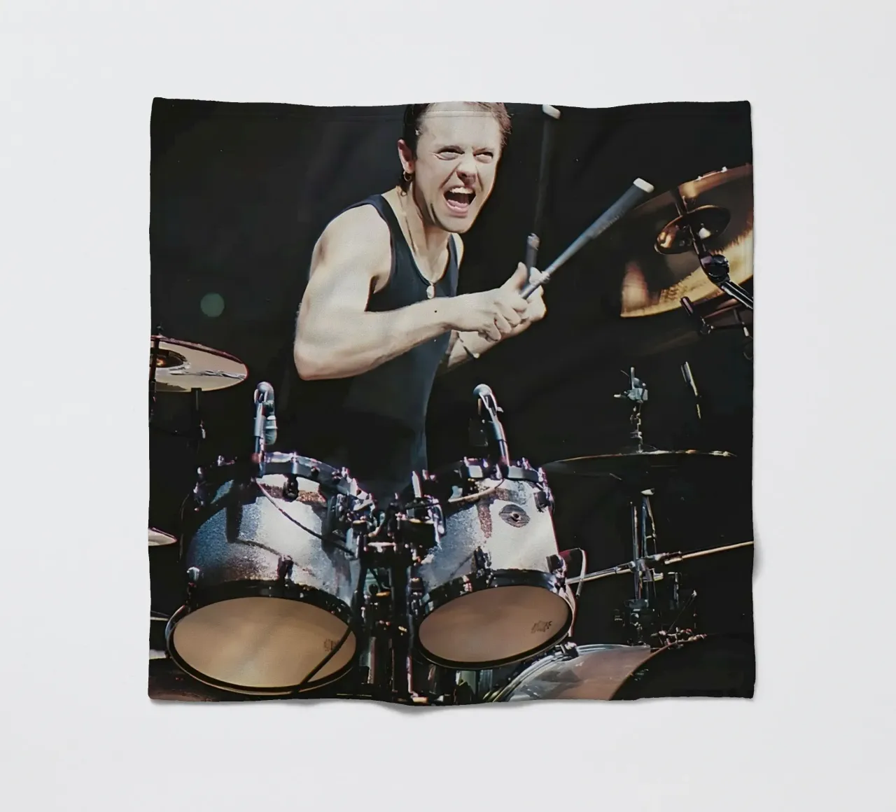 Lars Ulrich coperta in pile da Low poly art