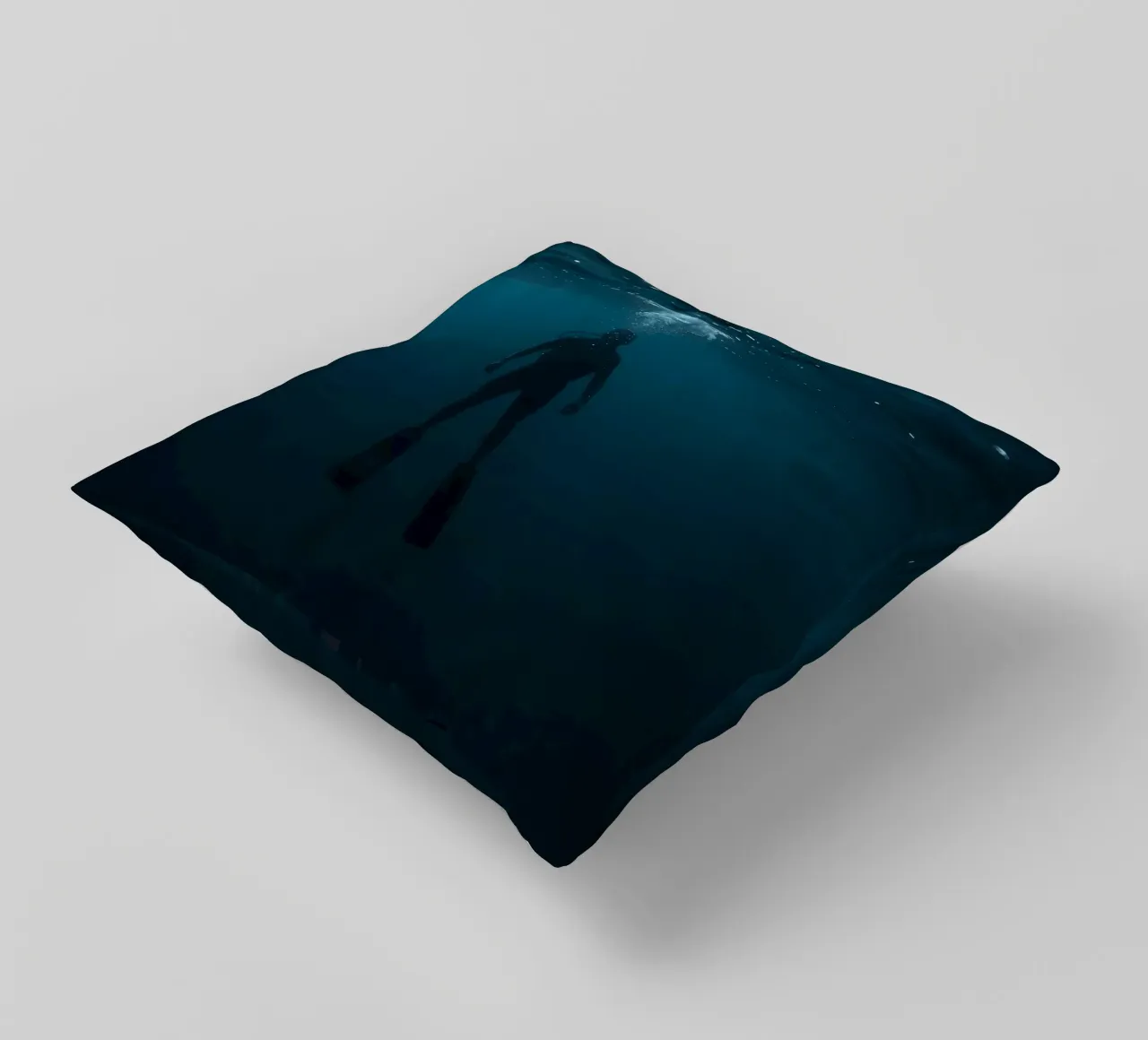 Silhouette subacquea di un sommozzatore cuscino da DesignDoodle