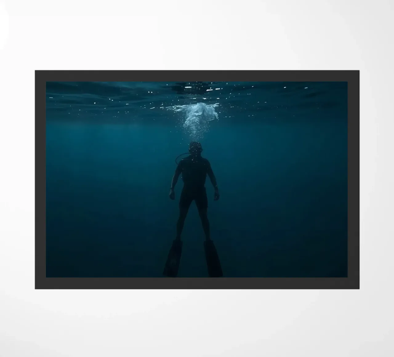 Silhouette subacquea di un sommozzatore zerbino da DesignDoodle