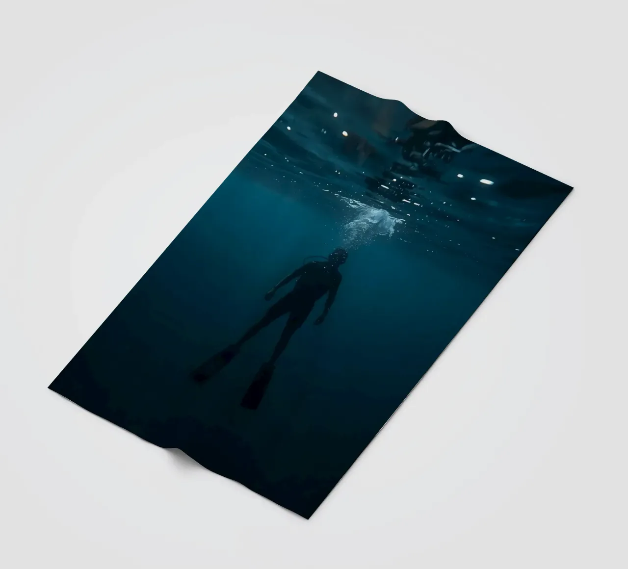 Silhouette subacquea di un sommozzatore coperta in pile da DesignDoodle