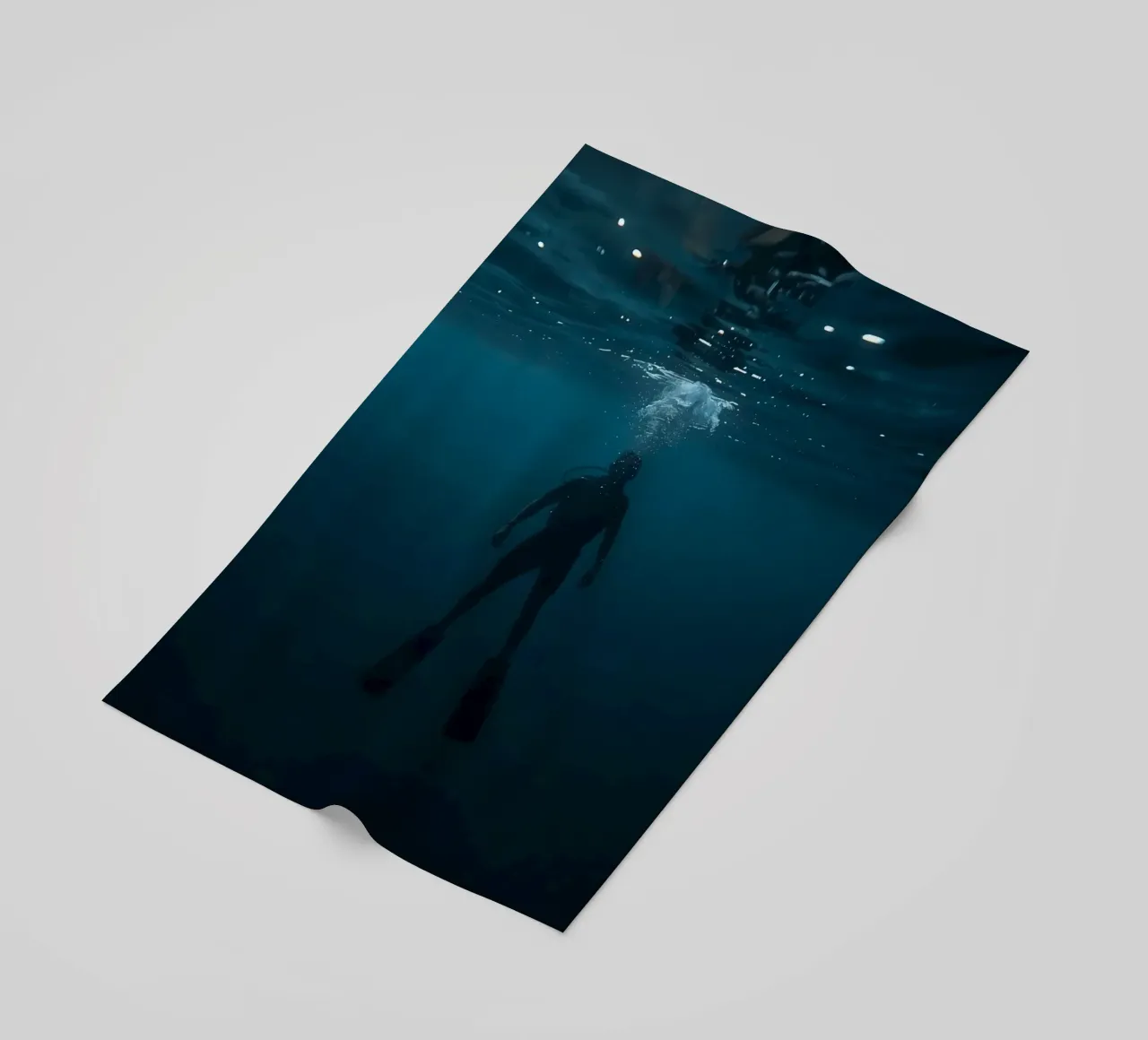 Silhouette subacquea di un sommozzatore telo mare da DesignDoodle