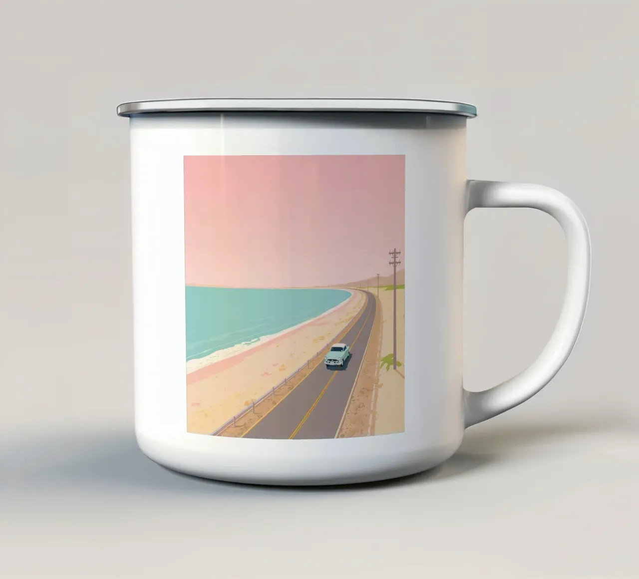 Auto d'epoca su strada costiera con spiaggia e pali telefonici tazza in smalto da DesignDoodle