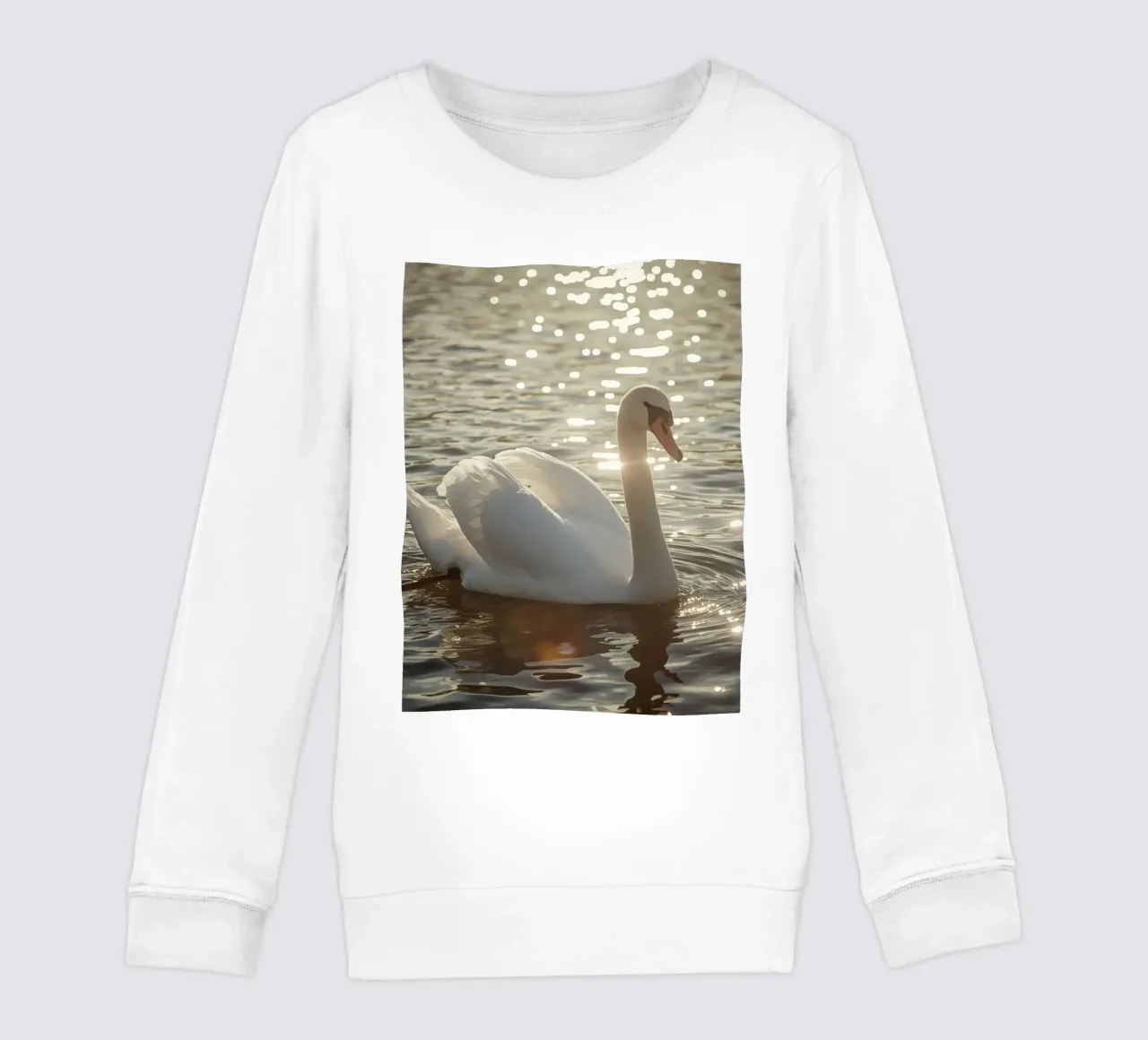 Cigno bianco sull'acqua con riflessi di luce solare felpa bambino da DesignDoodle