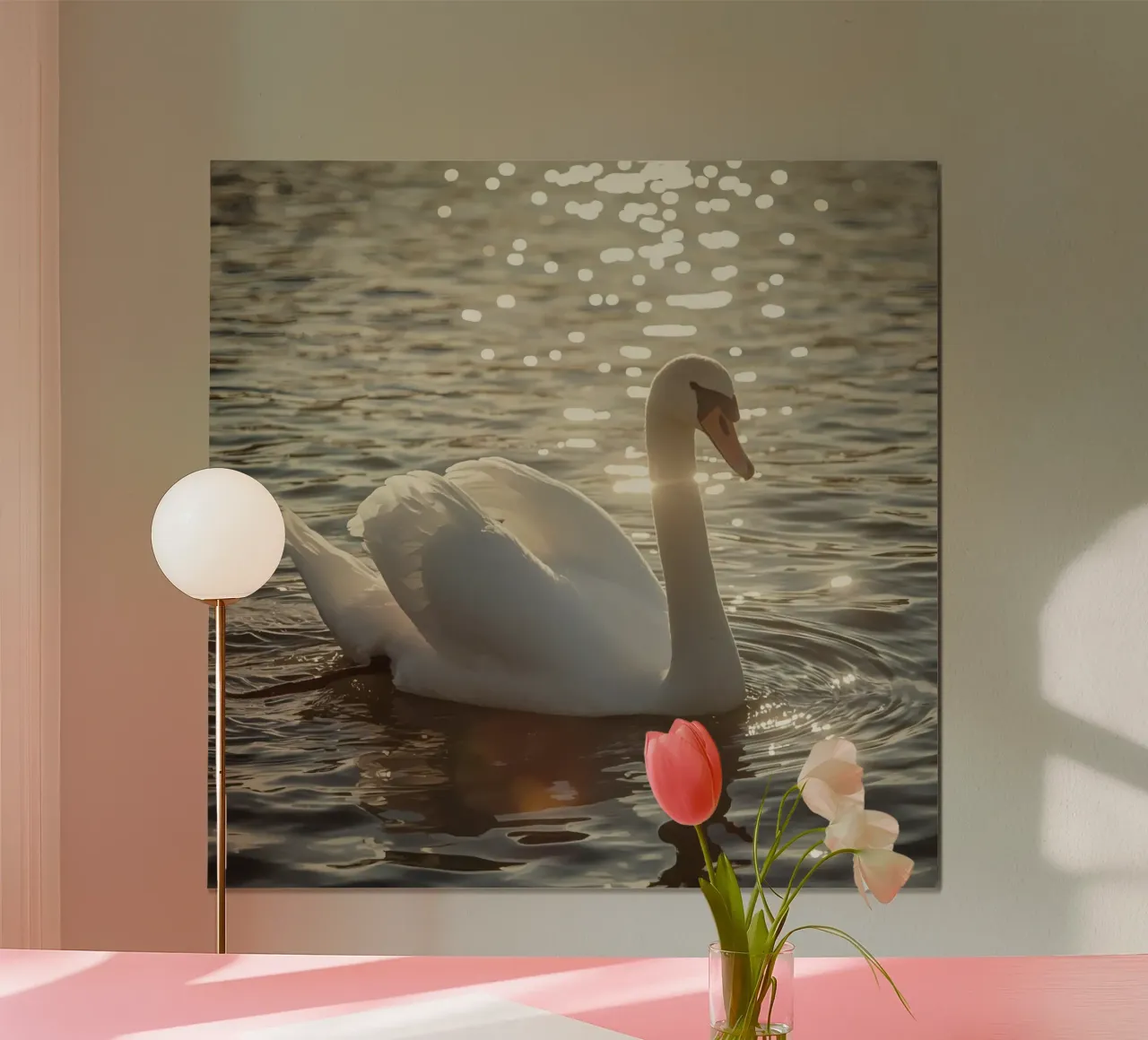 Cigno bianco sull'acqua con riflessi di luce solare poster con telaio in plastica da DesignDoodle