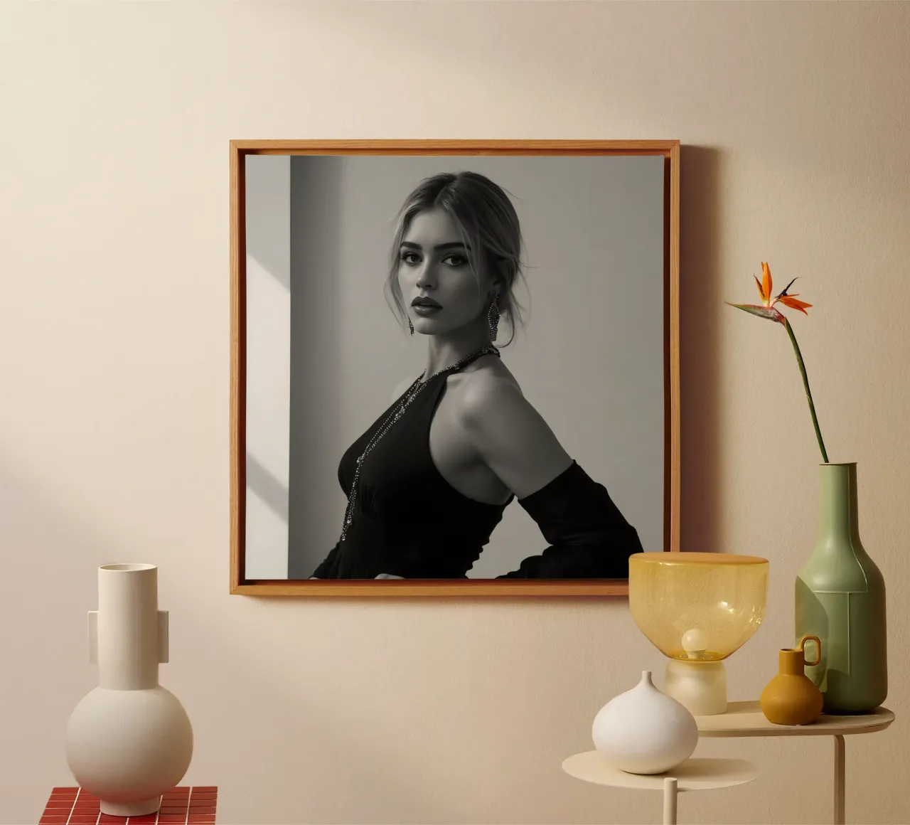 Vrouw in zwarte jurk met sieraden Portret canvas met Baklijst van DesignDoodle