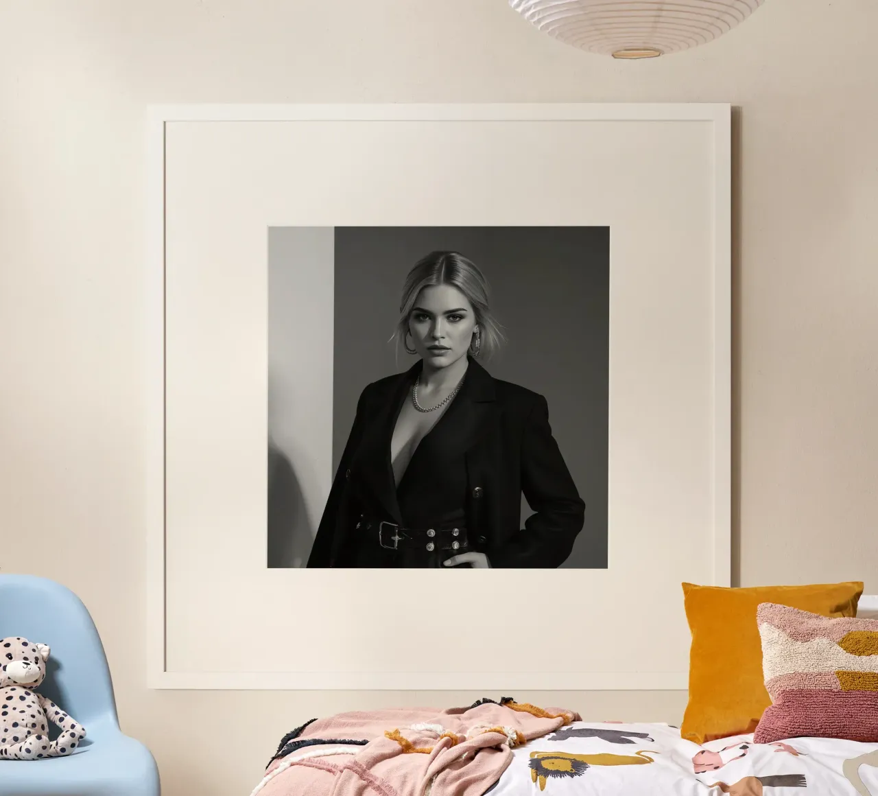Donna in blazer con gioielli Ritratto in bianco e nero poster da DesignDoodle