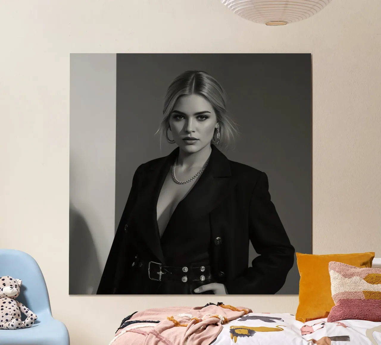 Donna in blazer con gioielli Ritratto in bianco e nero poster da DesignDoodle