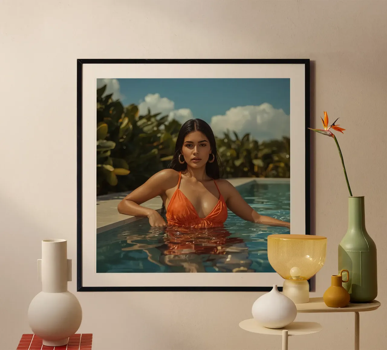 Donna in bikini arancione in piscina poster con telaio in legno da DesignDoodle