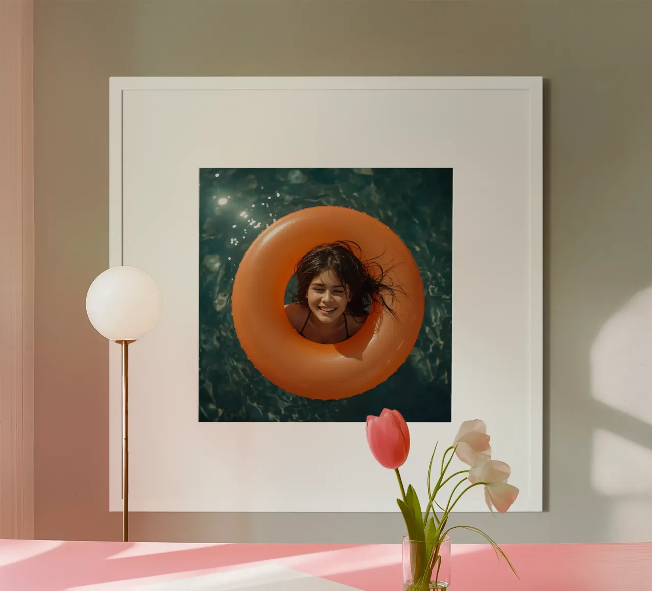 Donna con anello gonfiabile arancione in acqua poster con telaio in legno da DesignDoodle