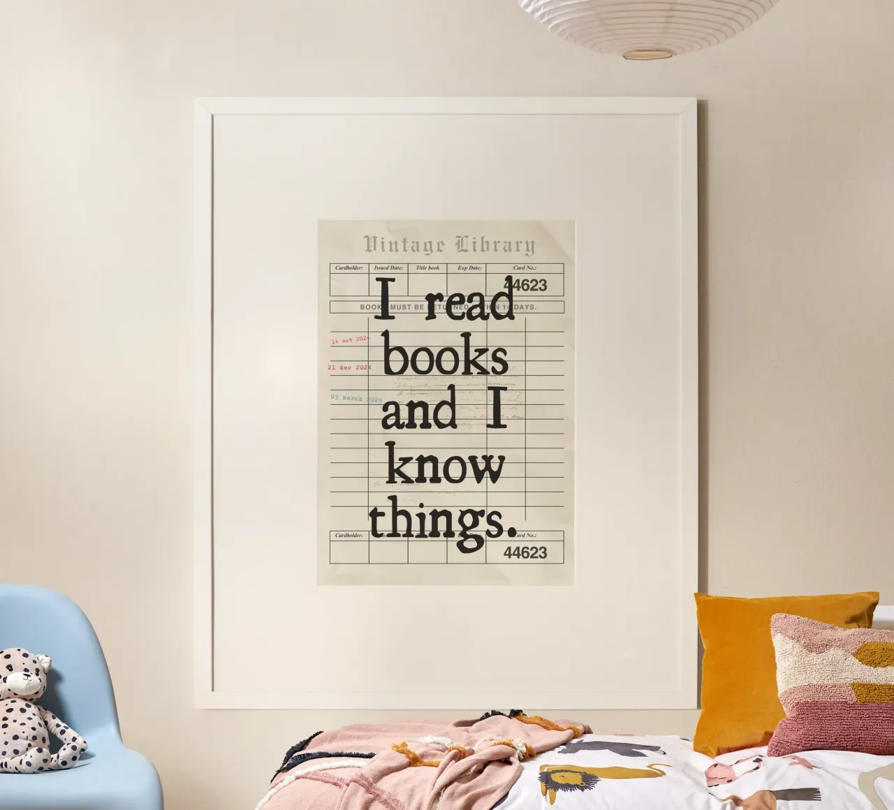 I Read Books & I Know Things (Leggo i libri e so le cose) Vintage Library Card Art (Carta della Biblioteca) poster con telaio in plastica da vintagepod